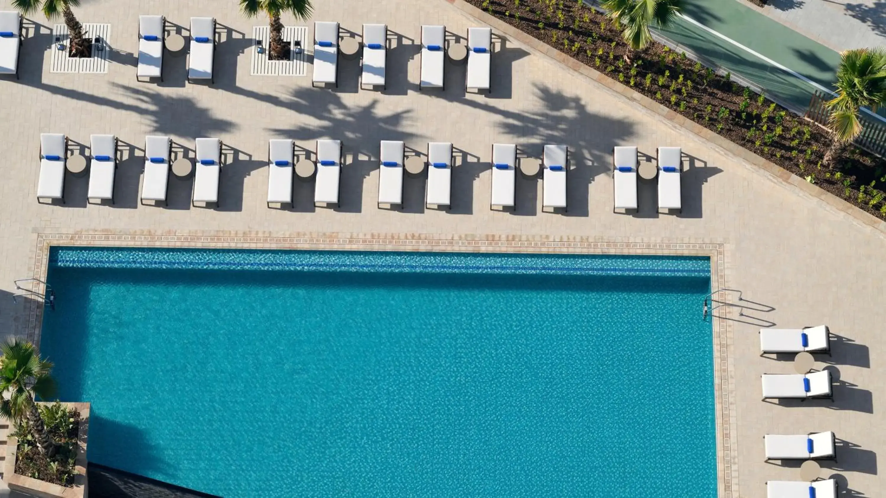 Swimming pool in InterContinental Residences Abu Dhabi by IHG Swimming pool in InterContinental Residences Abu Dhabi by IHG