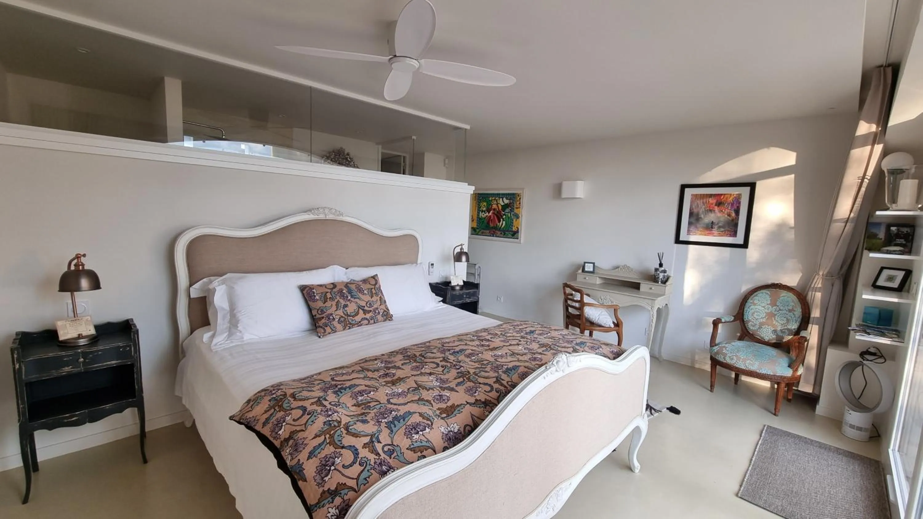 Bed in Villa Nymphée