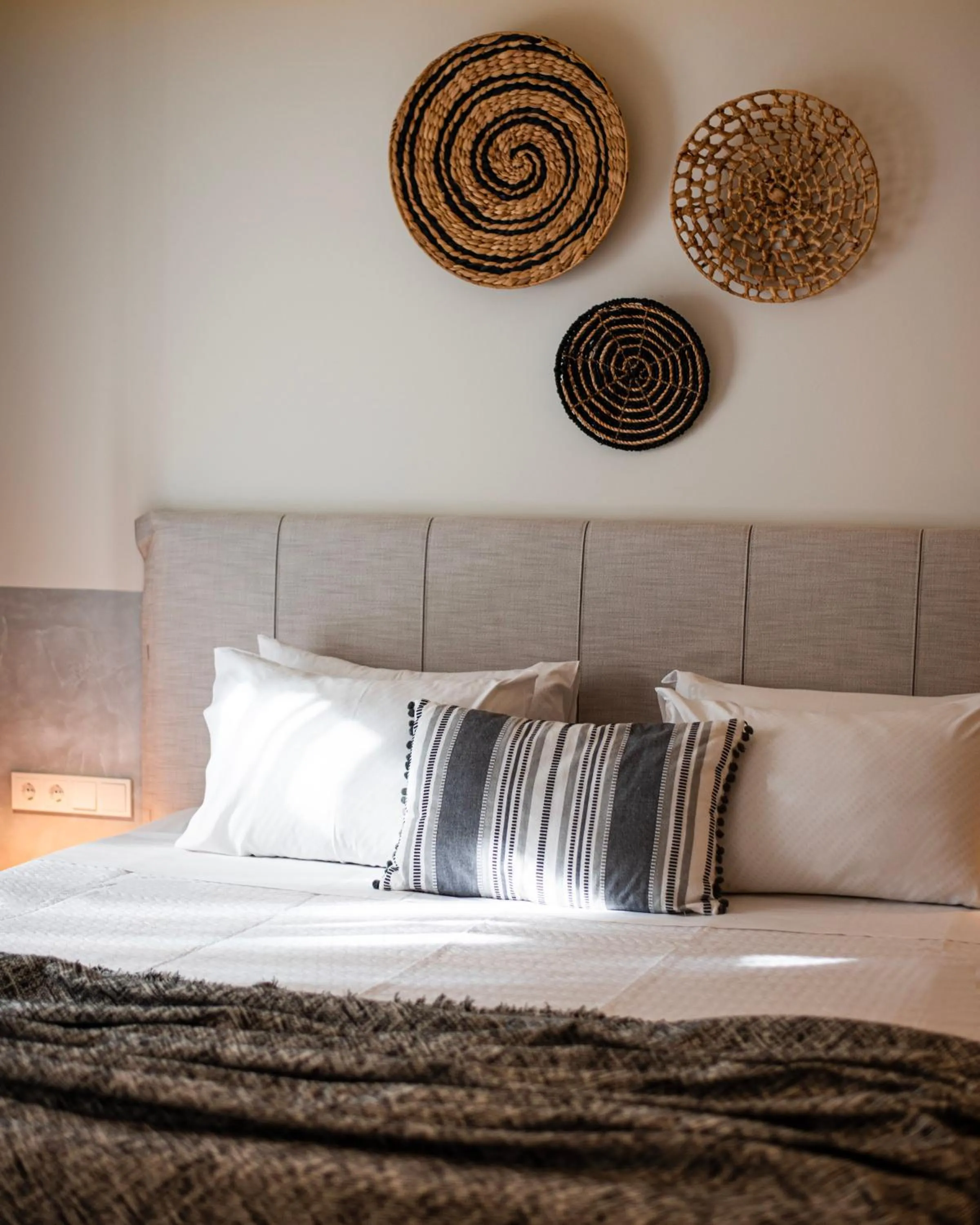 Bed in Kaktus Suites Private Pool