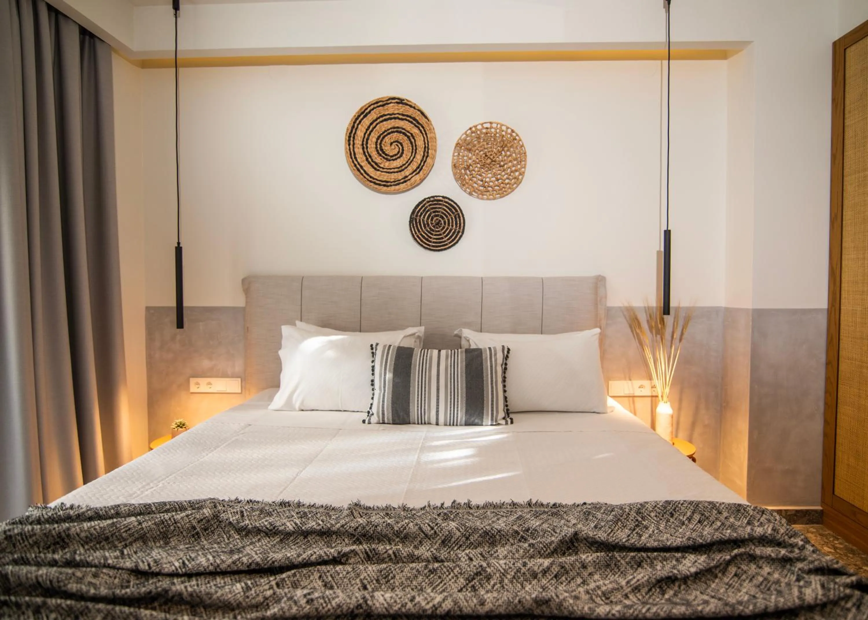 Bed in Kaktus Suites Private Pool