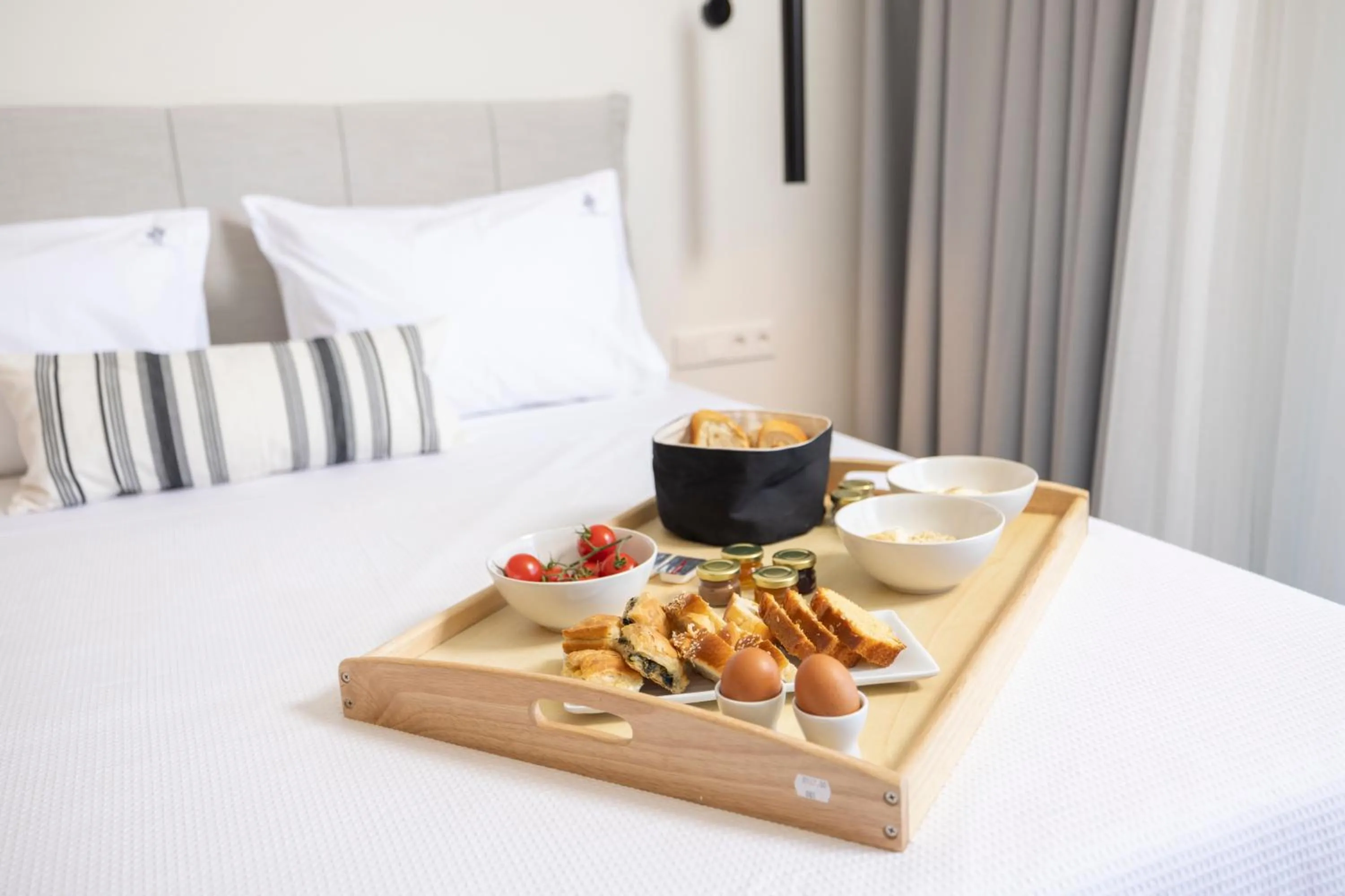 Breakfast, Bed in Kaktus Suites Private Pool