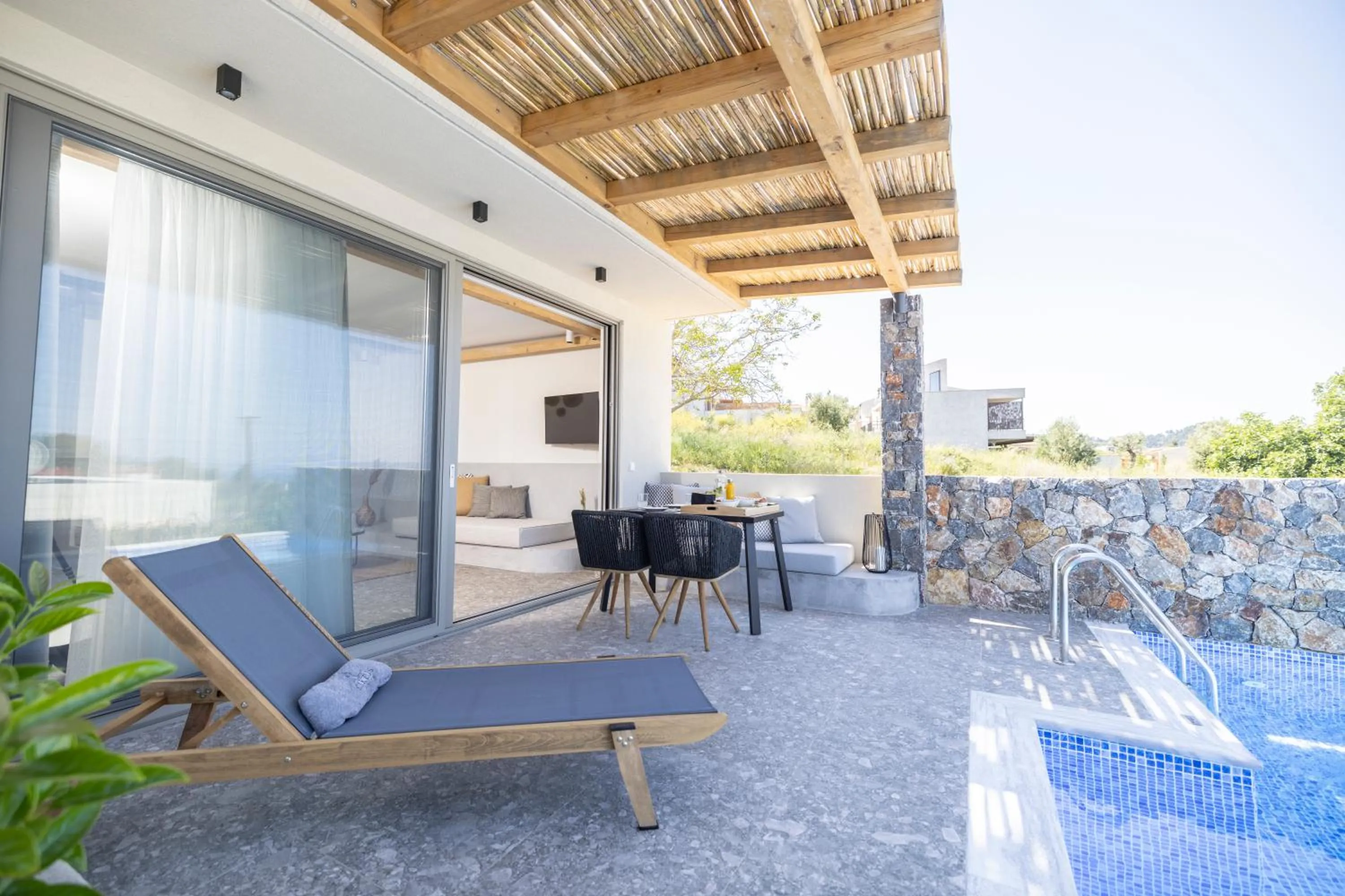 Swimming pool in Kaktus Suites Private Pool