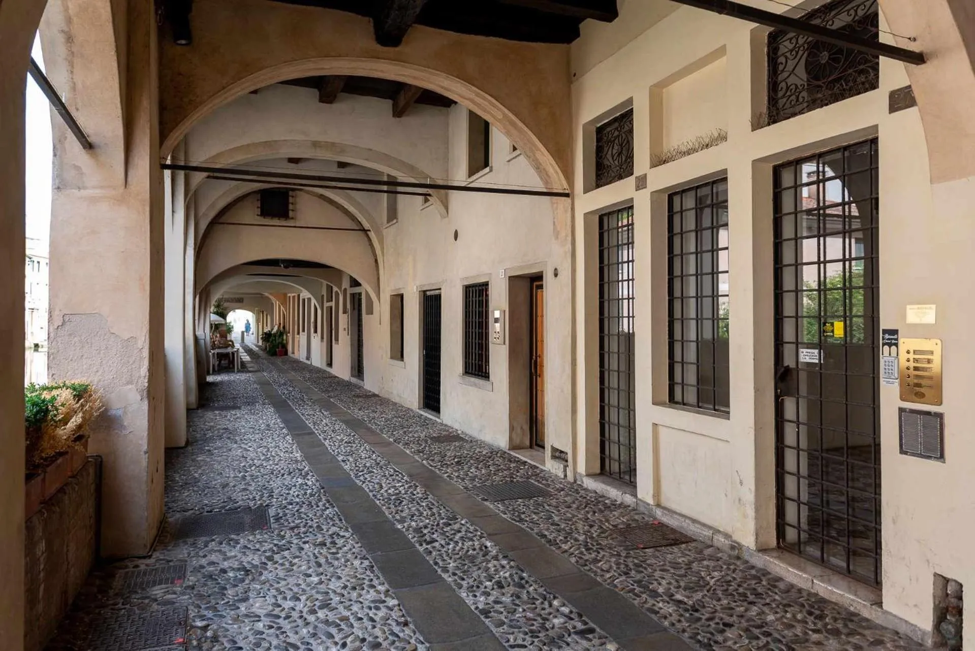 Facade/entrance in Buranelli Charme Rooms