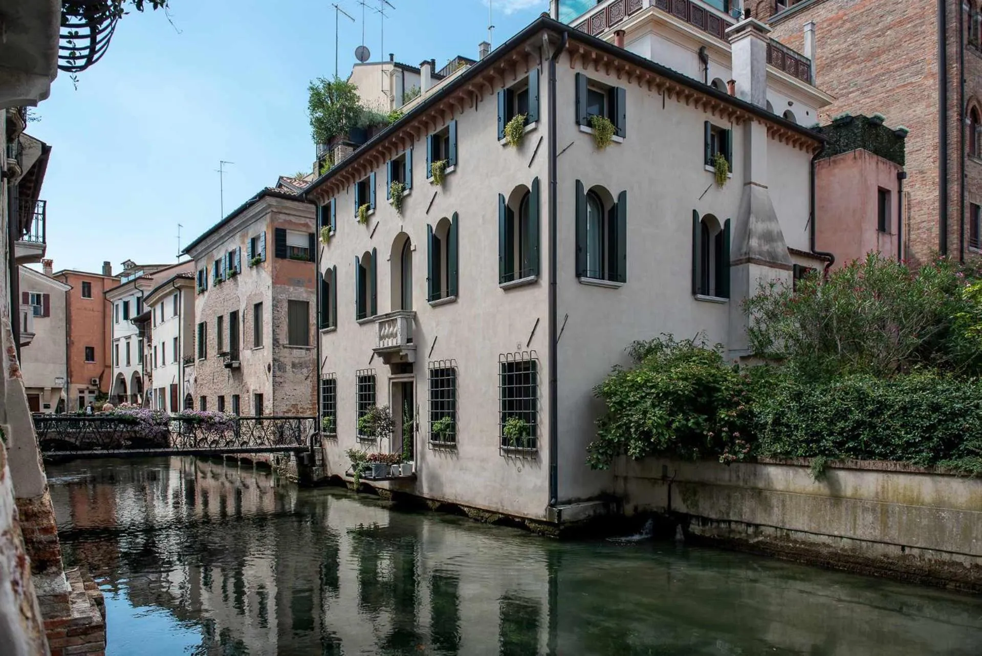 River view in Buranelli Charme Rooms