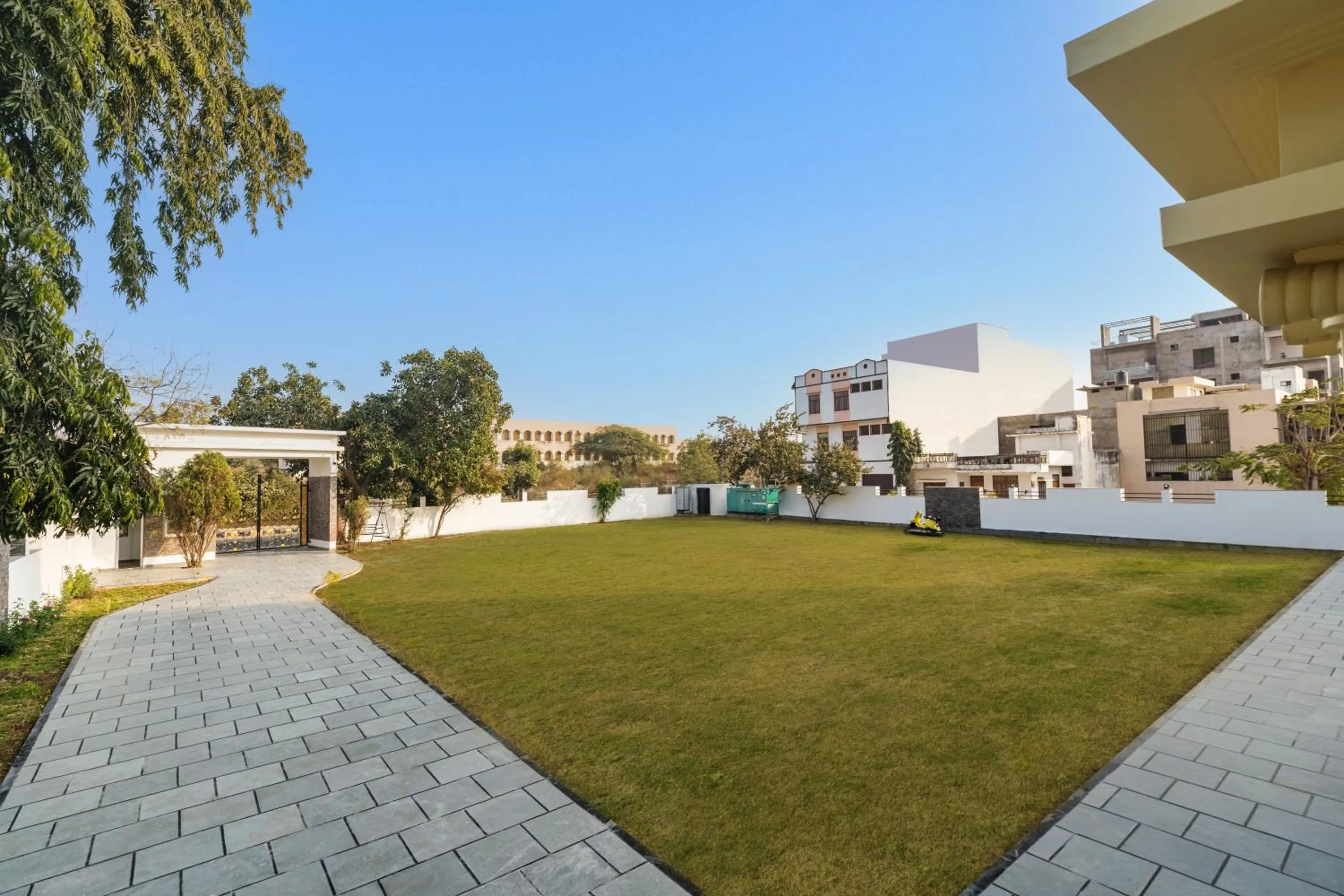 Garden in Redolence Aravali Tree