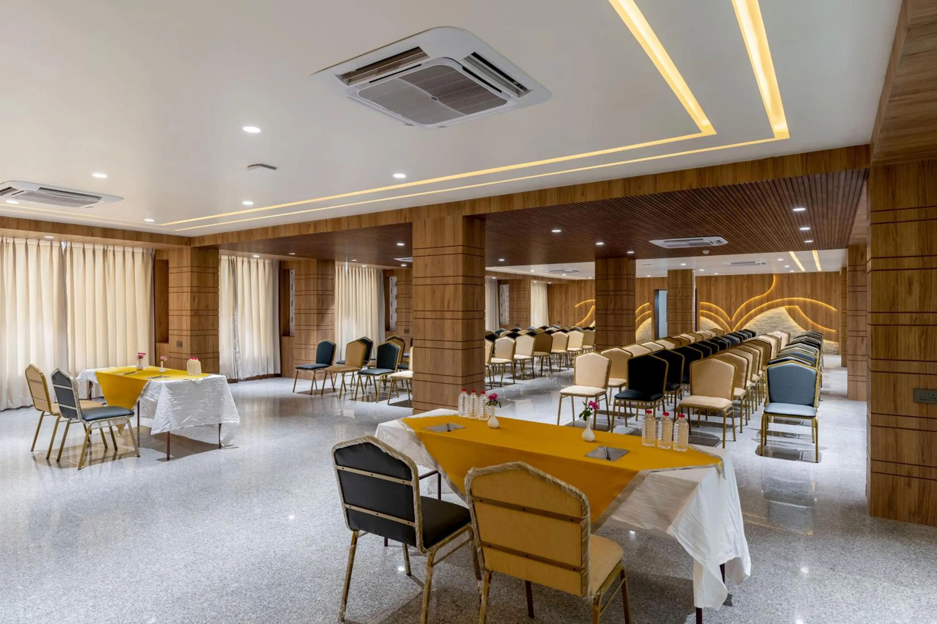 Banquet/Function facilities in Redolence Aravali Tree