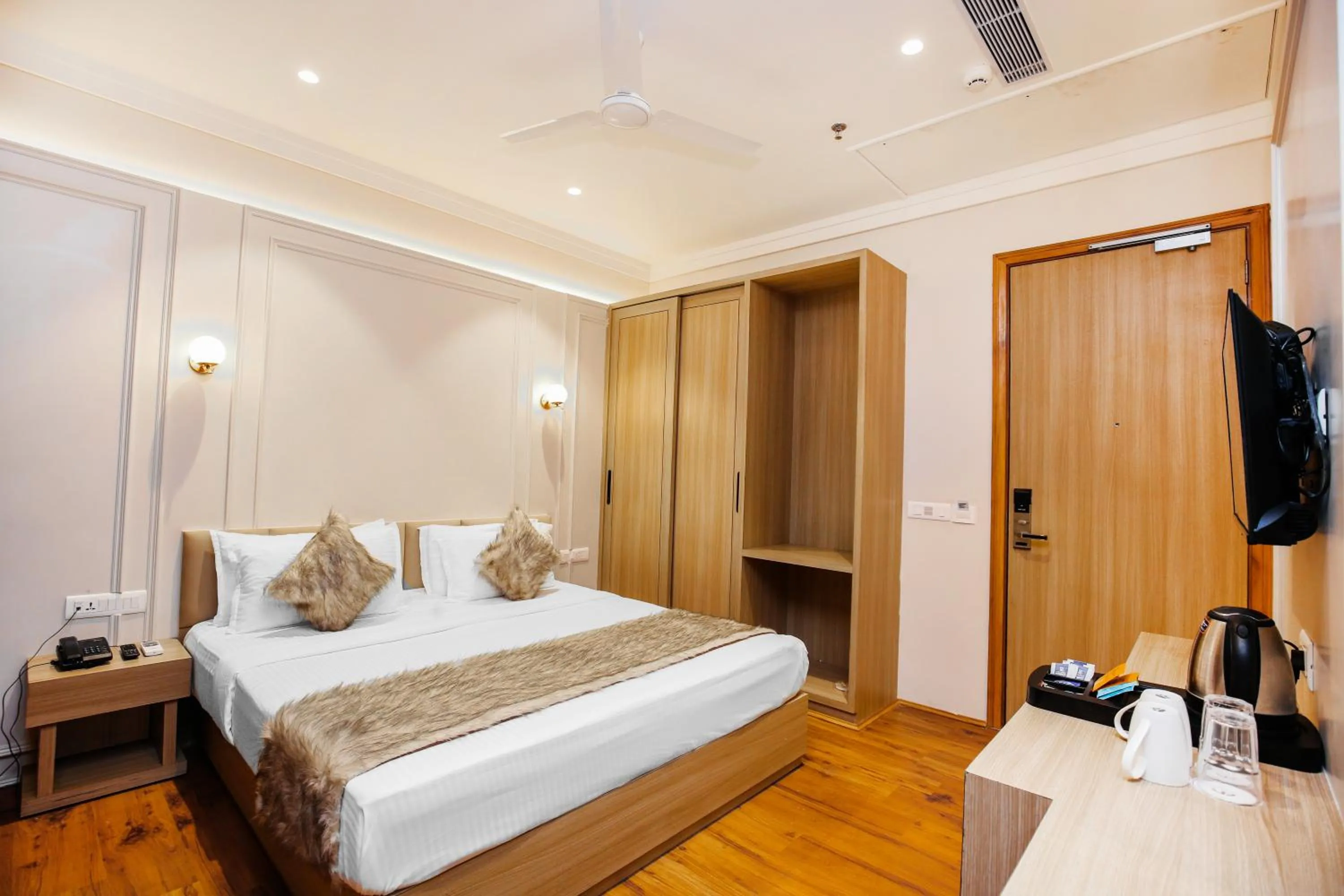 Bedroom, Bed in Hotel Euphoria Green