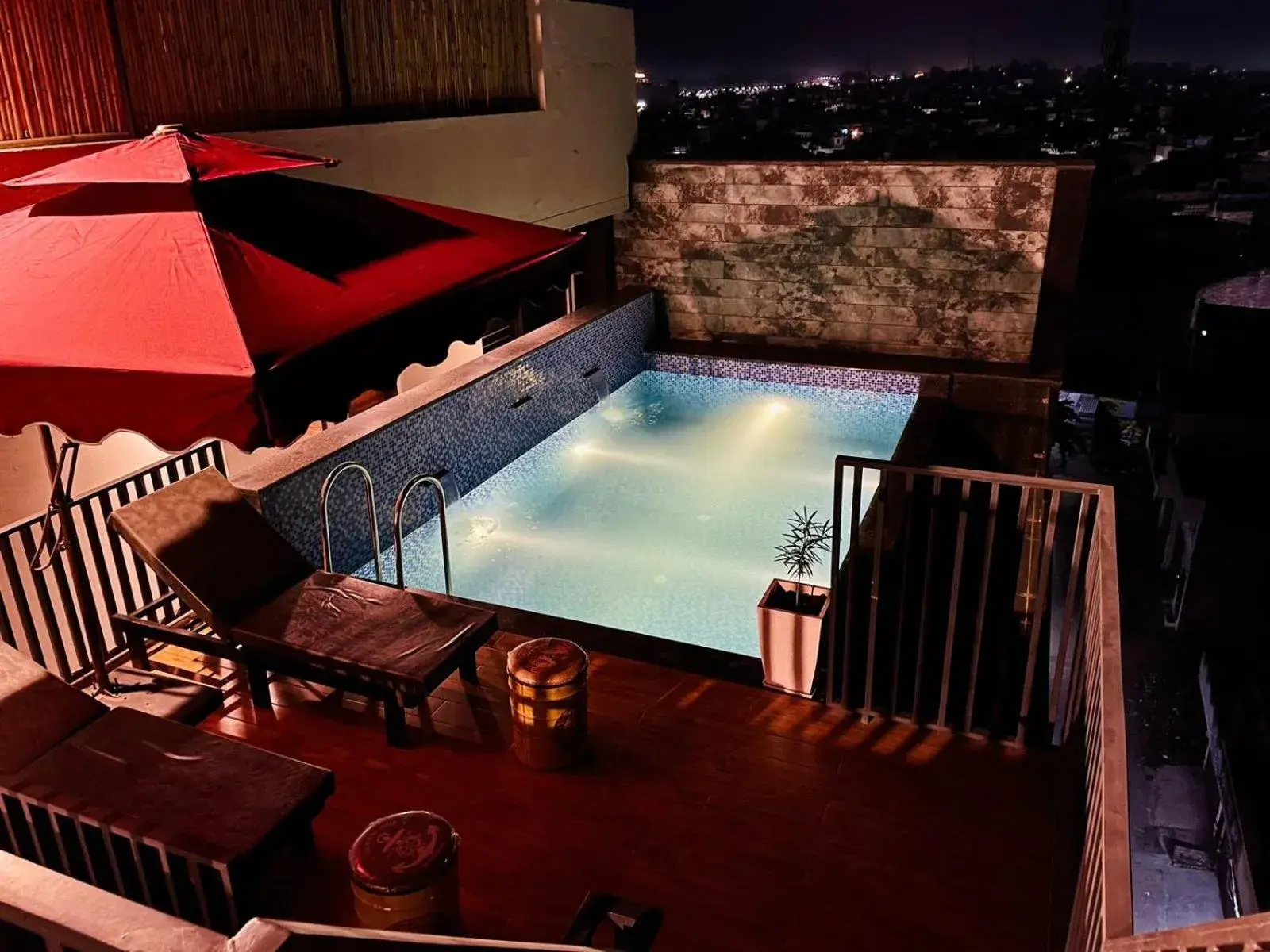 Pool view in Hotel Euphoria Green Pool view in Hotel Euphoria Green