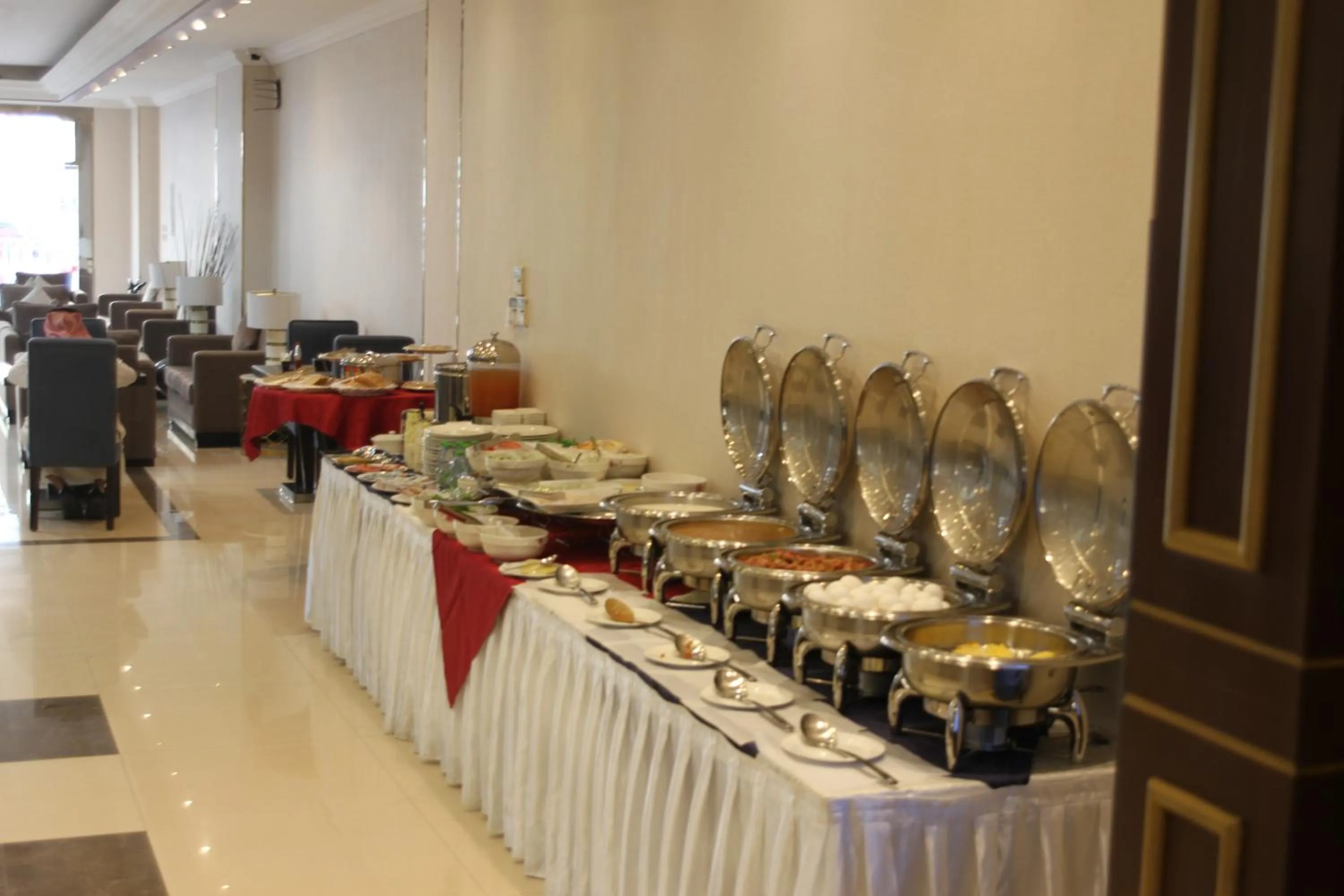 Restaurant/places to eat in Carawan Al Khaleej Hotel Olaya