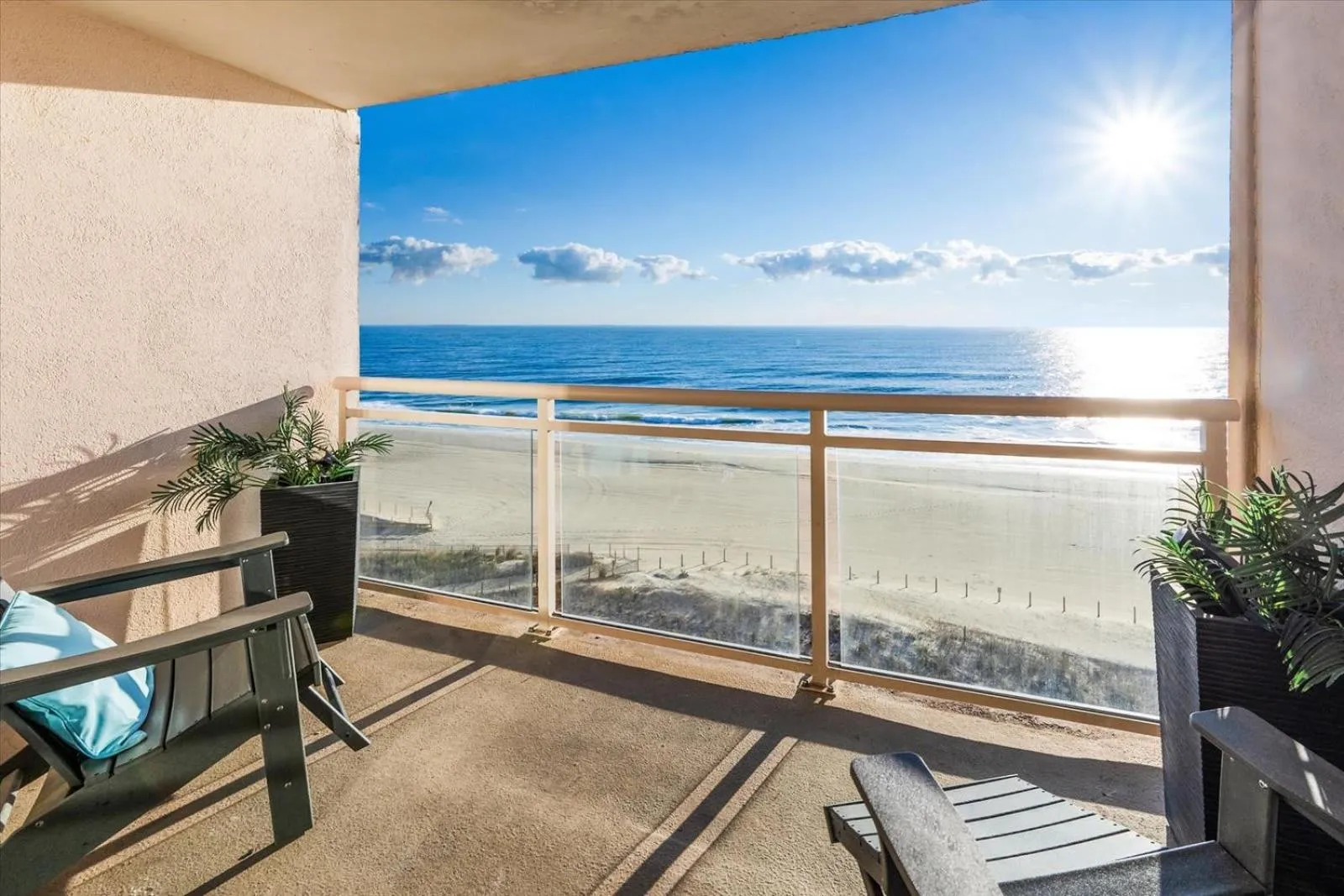 Oceanfront 2 Bedroom Modern Beach Condo w Pool