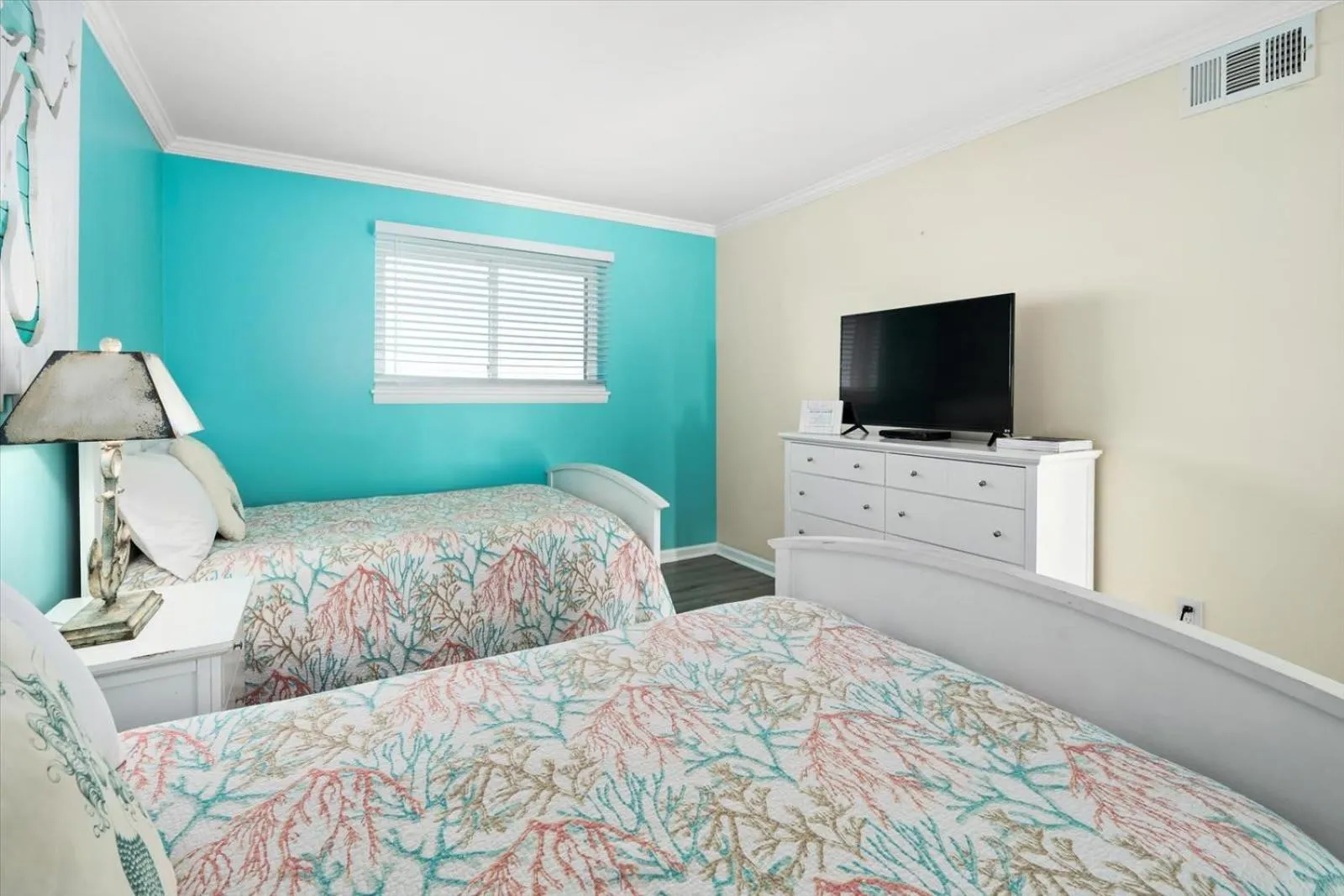 Bed in Oceanfront 2 Bedroom Modern Beach Condo w Pool