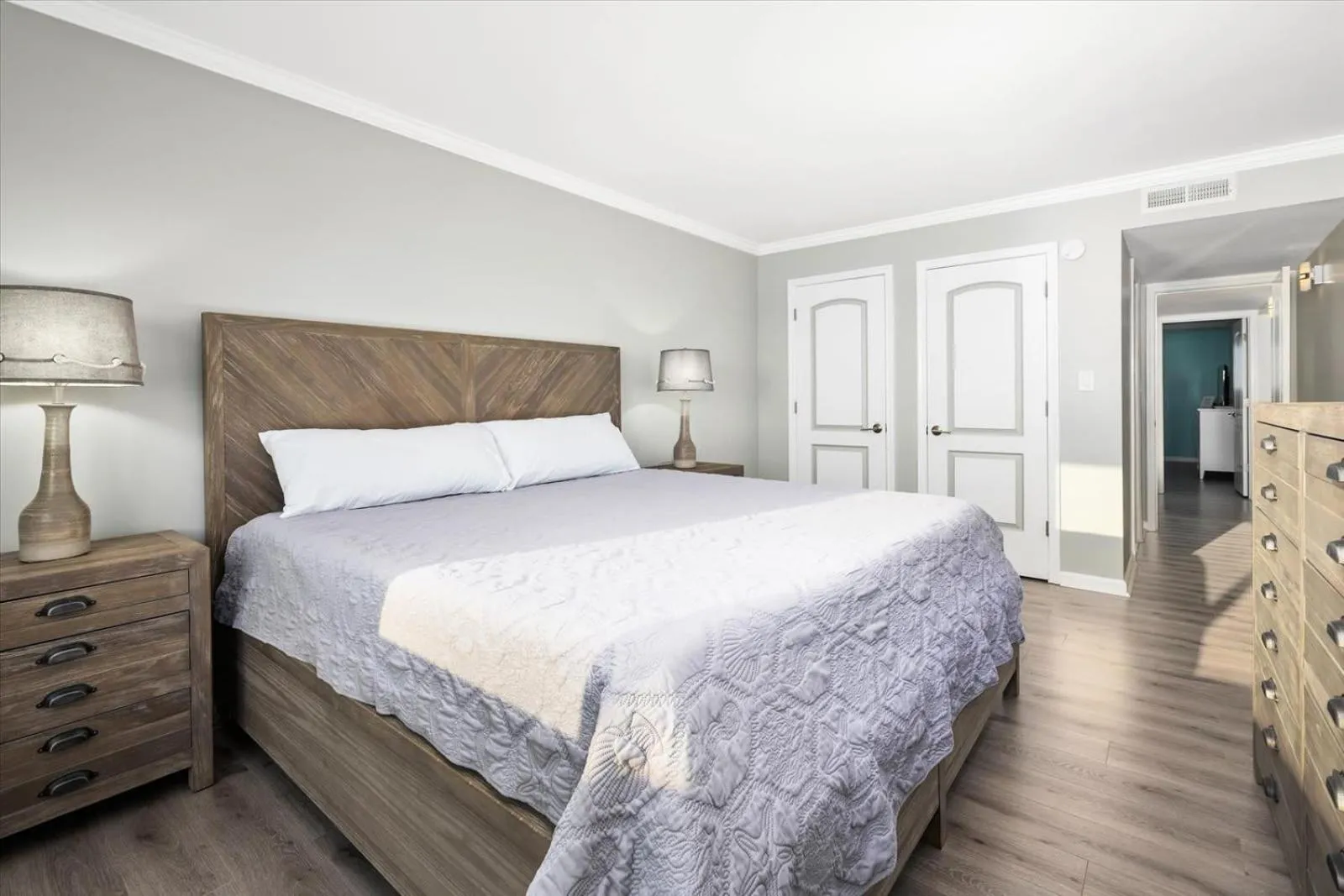 Bed in Oceanfront 2 Bedroom Modern Beach Condo w Pool