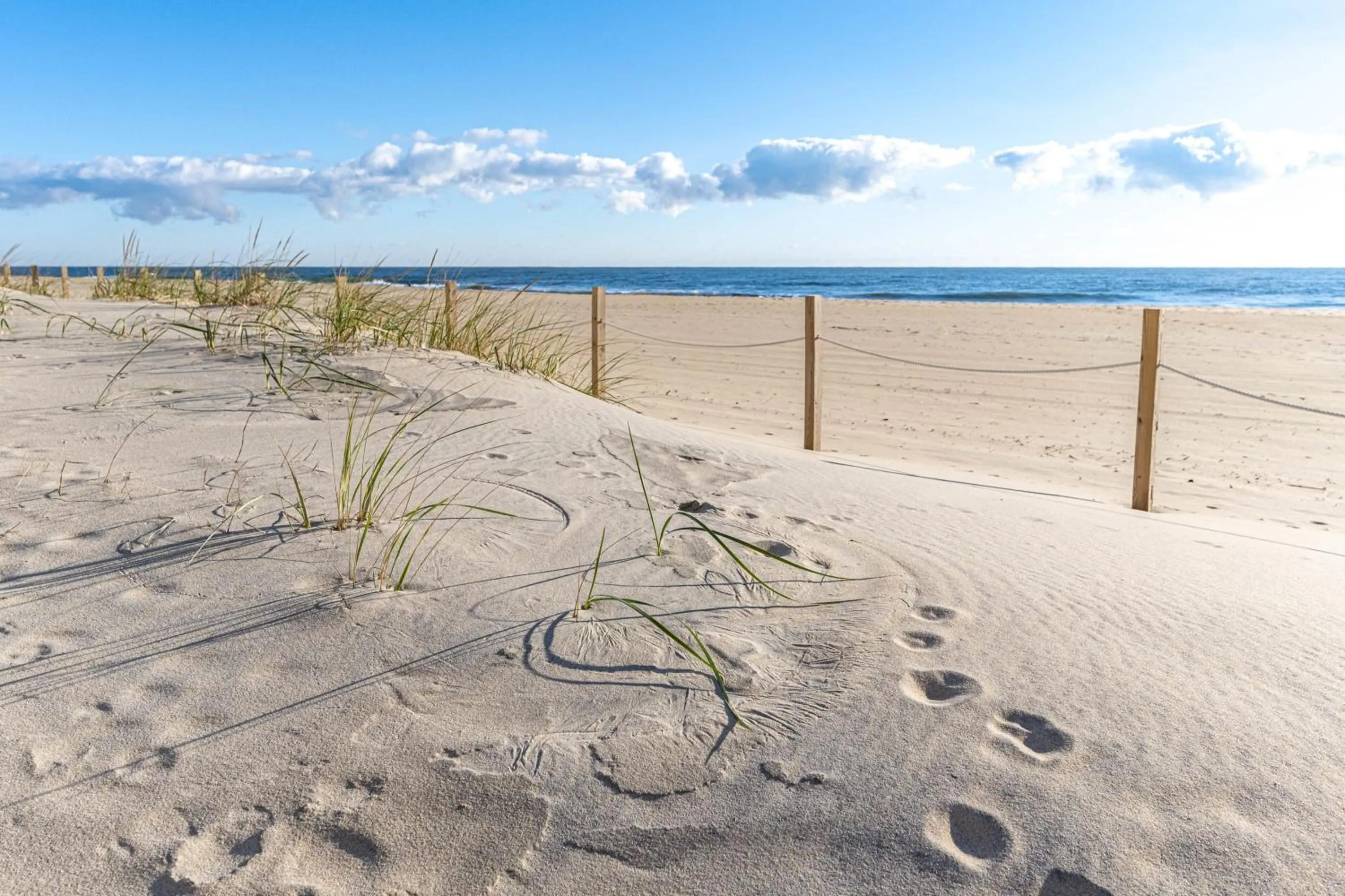 Oceanfront 2 Bedroom Modern Beach Condo w Pool