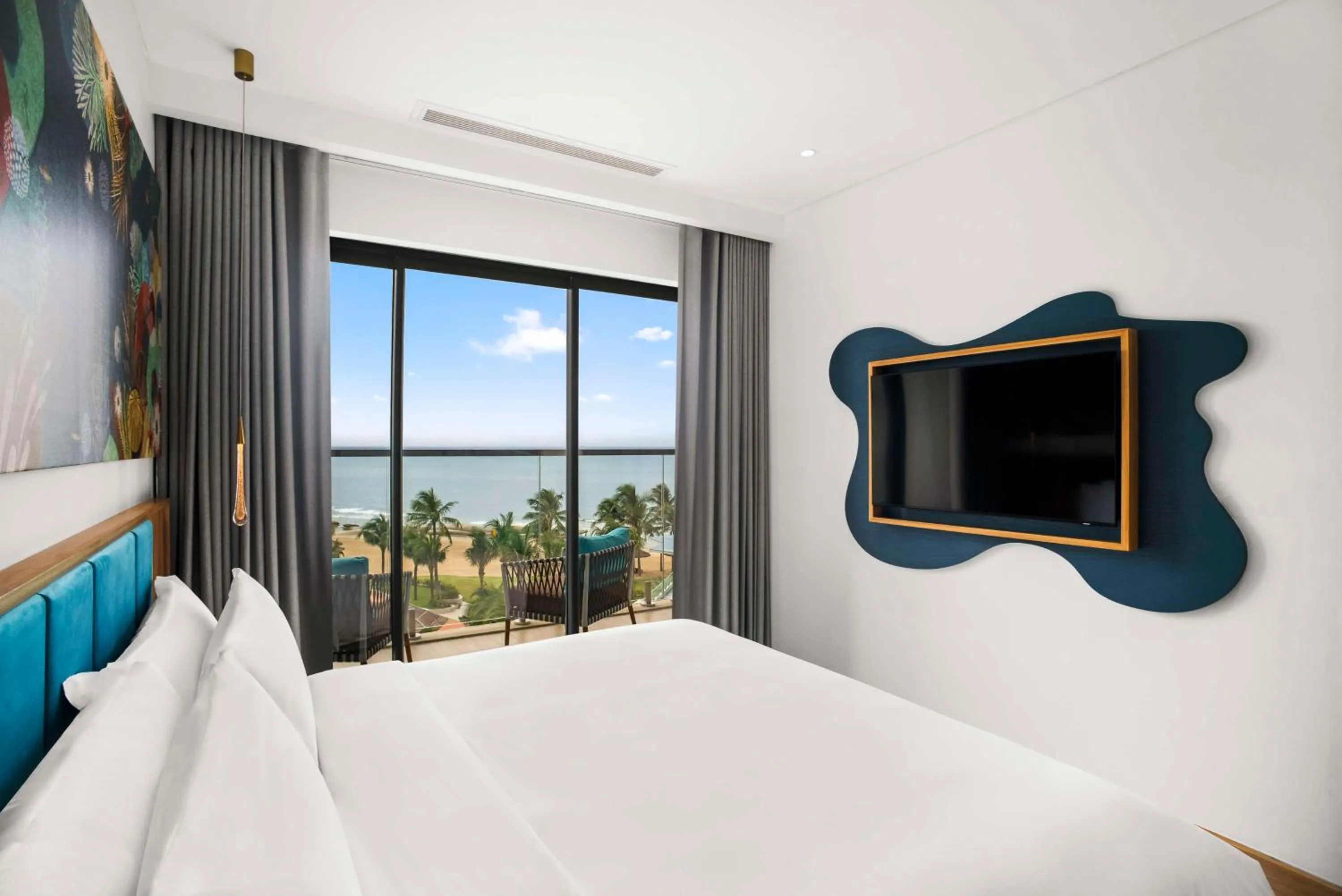 View (from property/room), Bed in Dhawa Ho Tram