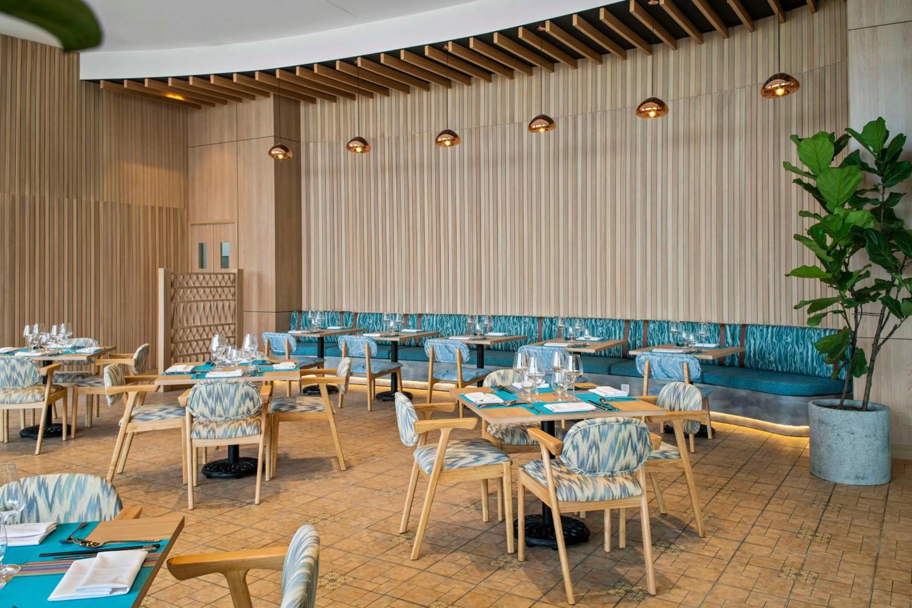 Breakfast in Dhawa Ho Tram