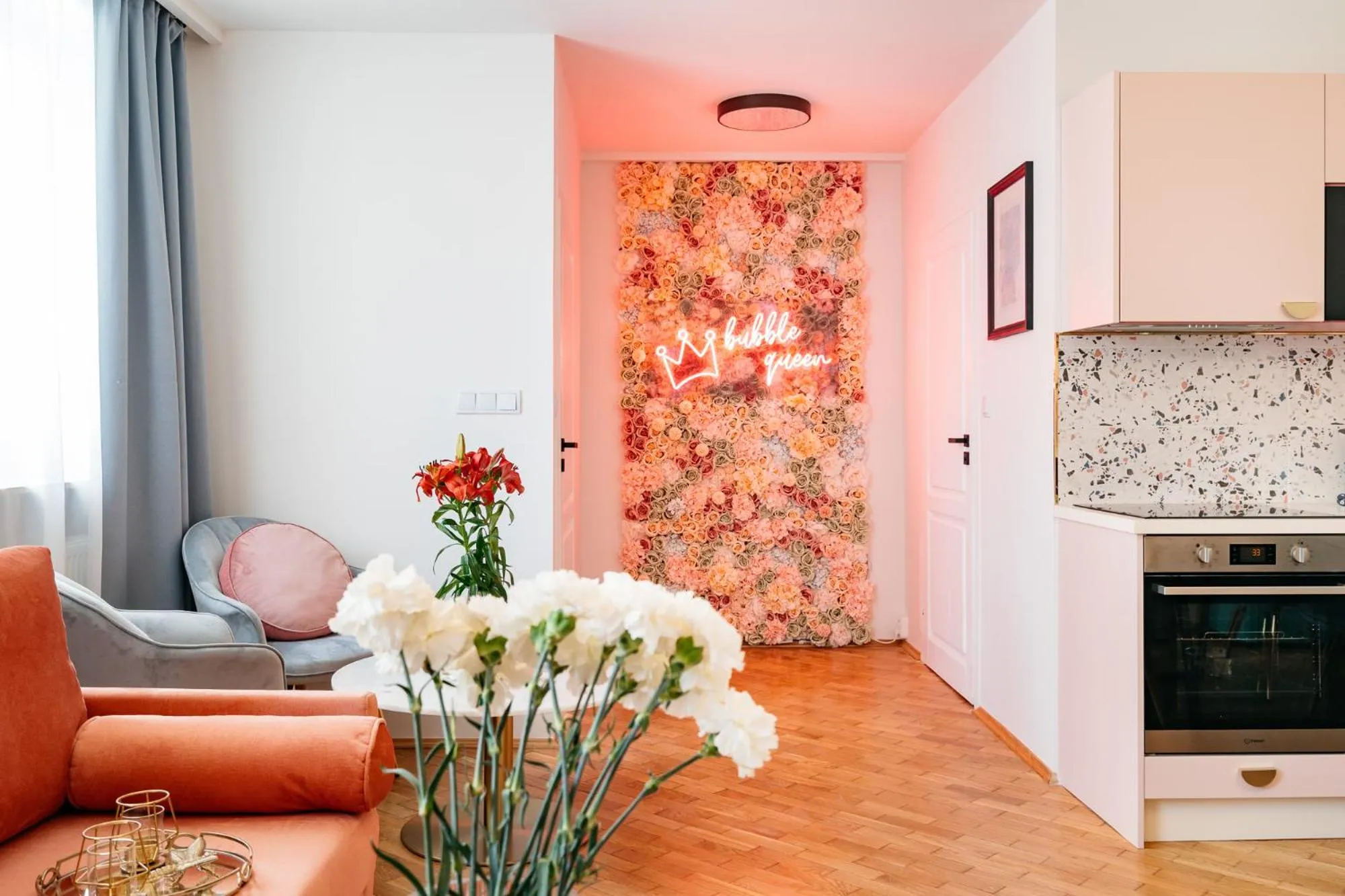 Kitchen or kitchenette in Crystal House II - LoftAffair Collection