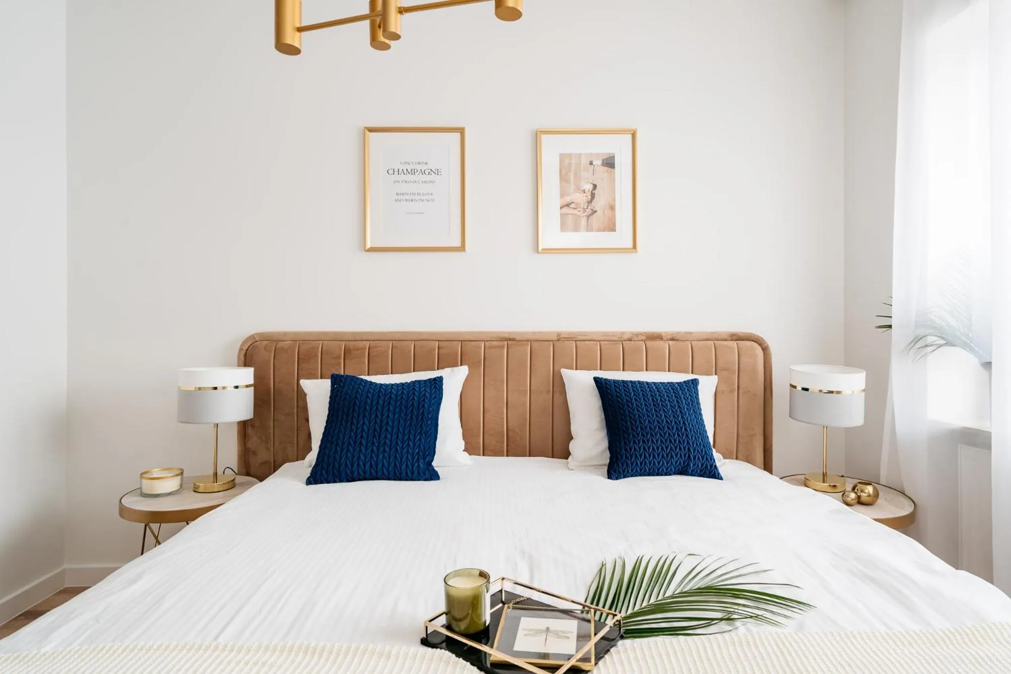 Bed in Crystal House II - LoftAffair Collection