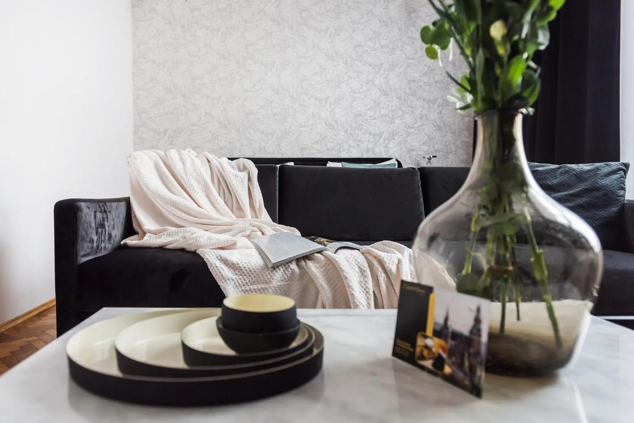 Seating area in Crystal House II - LoftAffair Collection