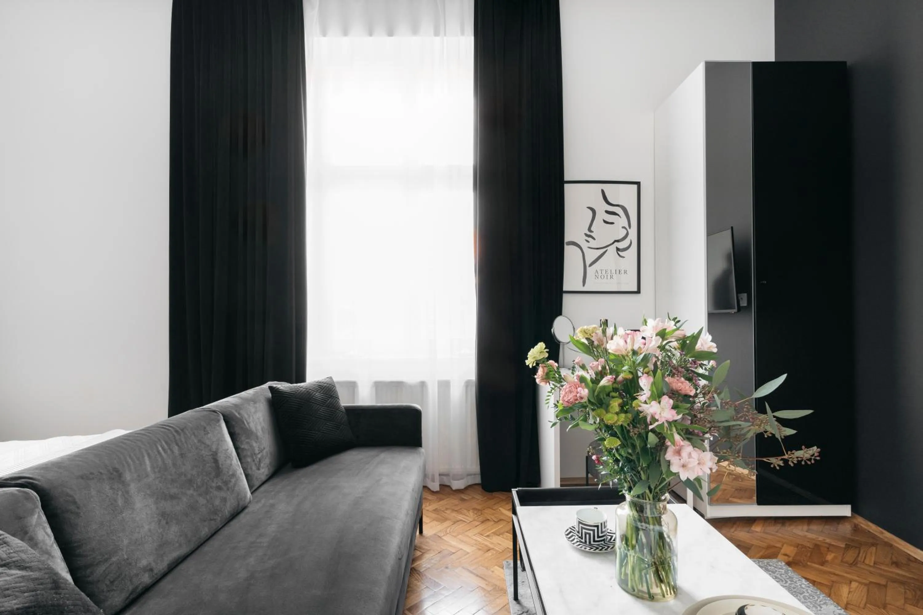 Seating area in Crystal House II - LoftAffair Collection