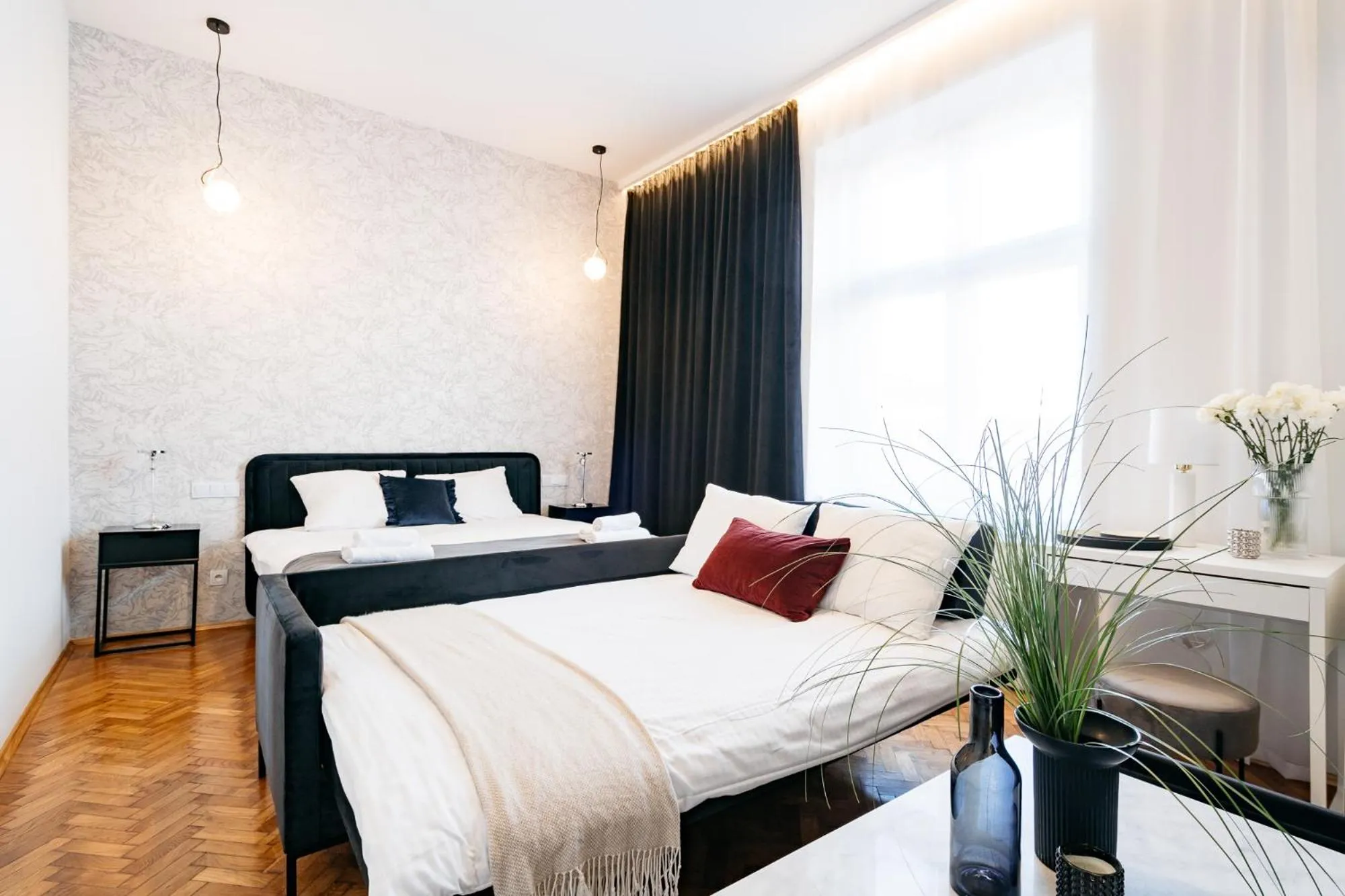 Bed in Crystal House II - LoftAffair Collection