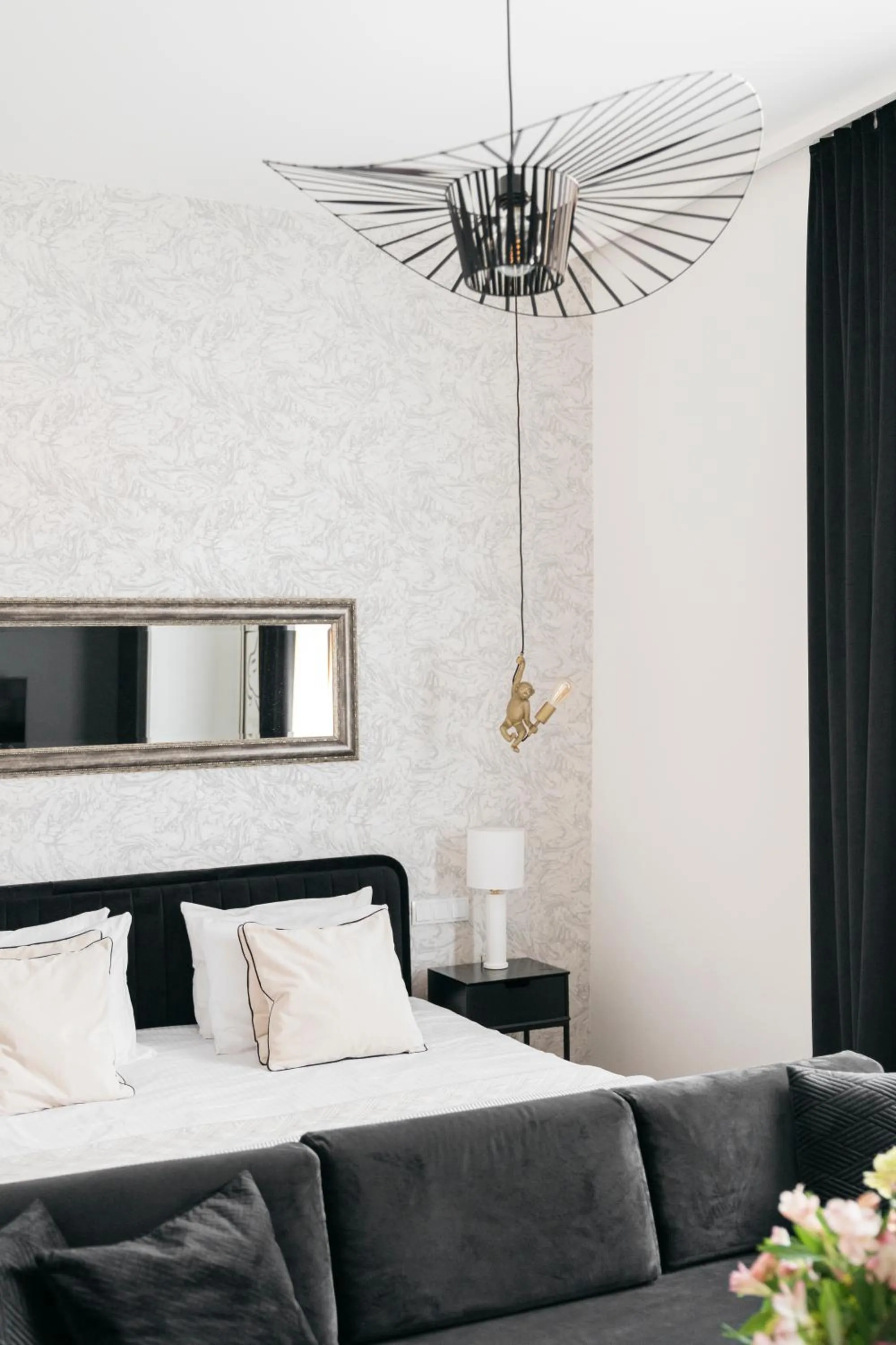 Bed in Crystal House II - LoftAffair Collection