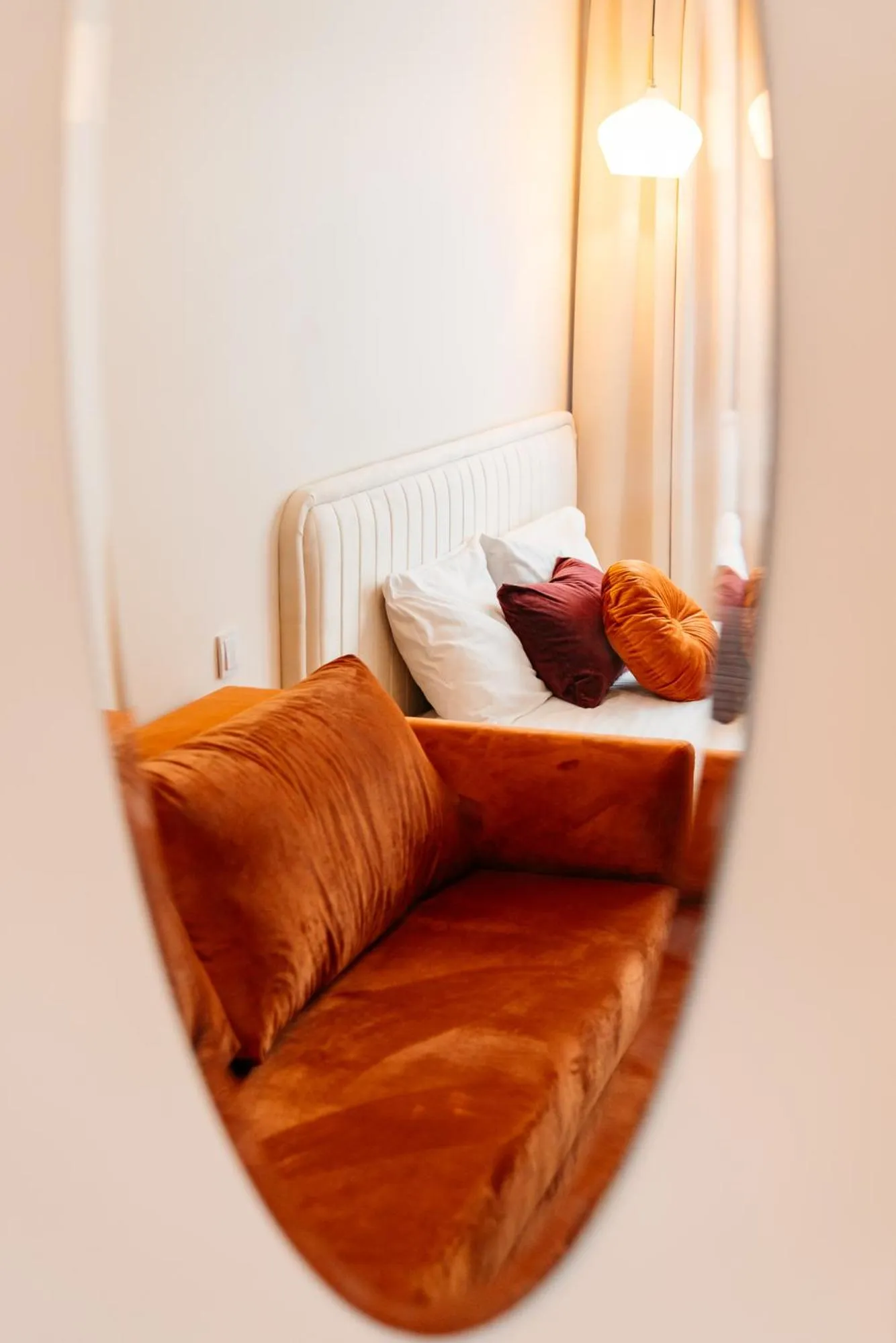 Bed in Crystal House II - LoftAffair Collection