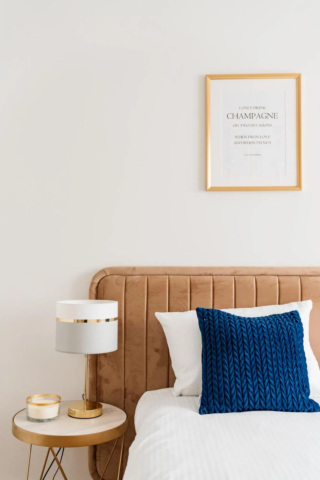 Bed in Crystal House II - LoftAffair Collection