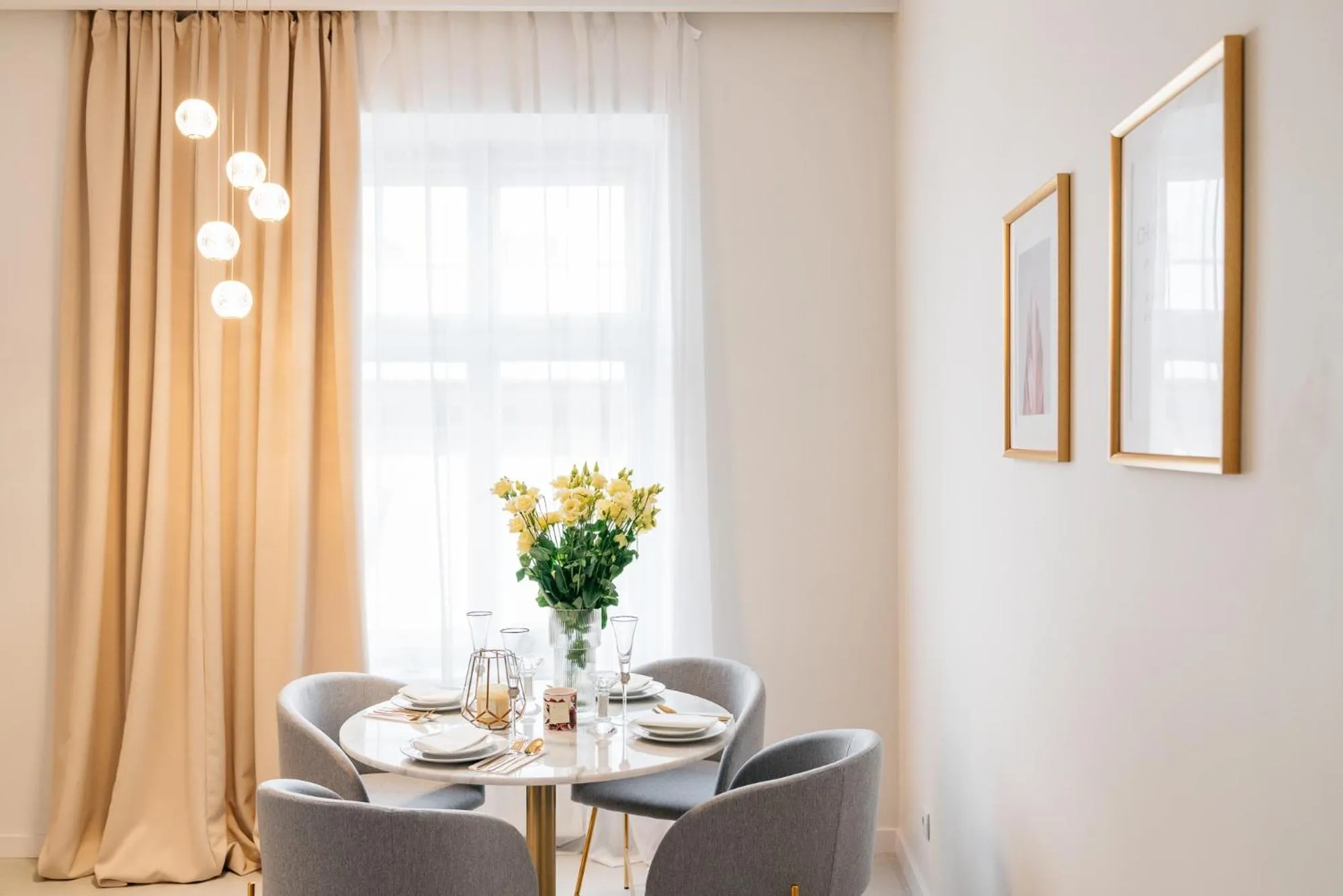 Seating area in Crystal House II - LoftAffair Collection