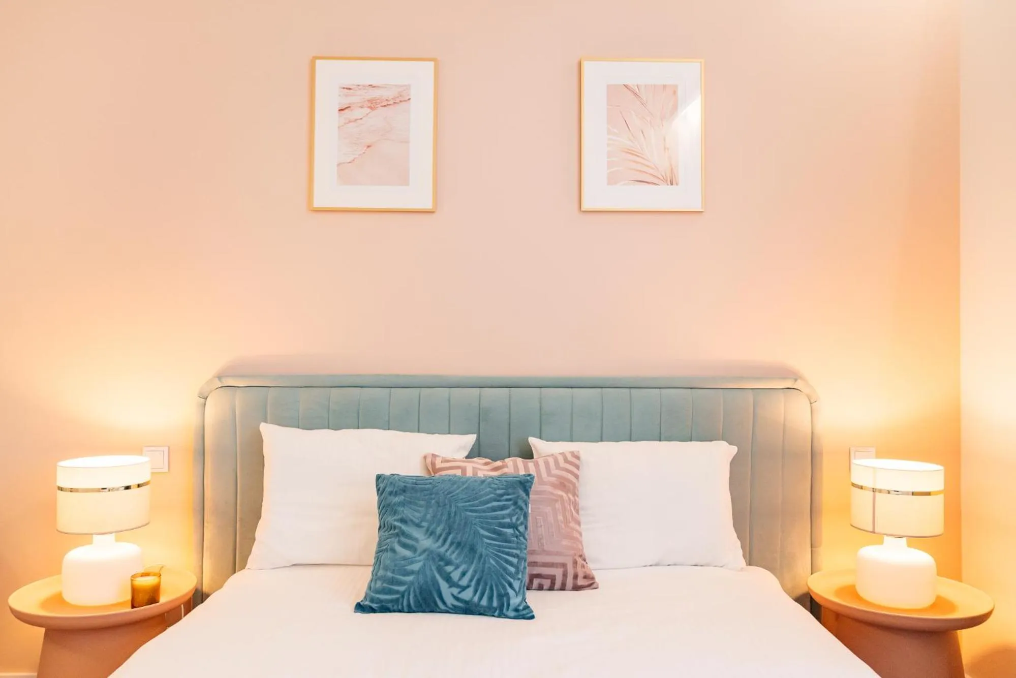 Bed in Crystal House II - LoftAffair Collection