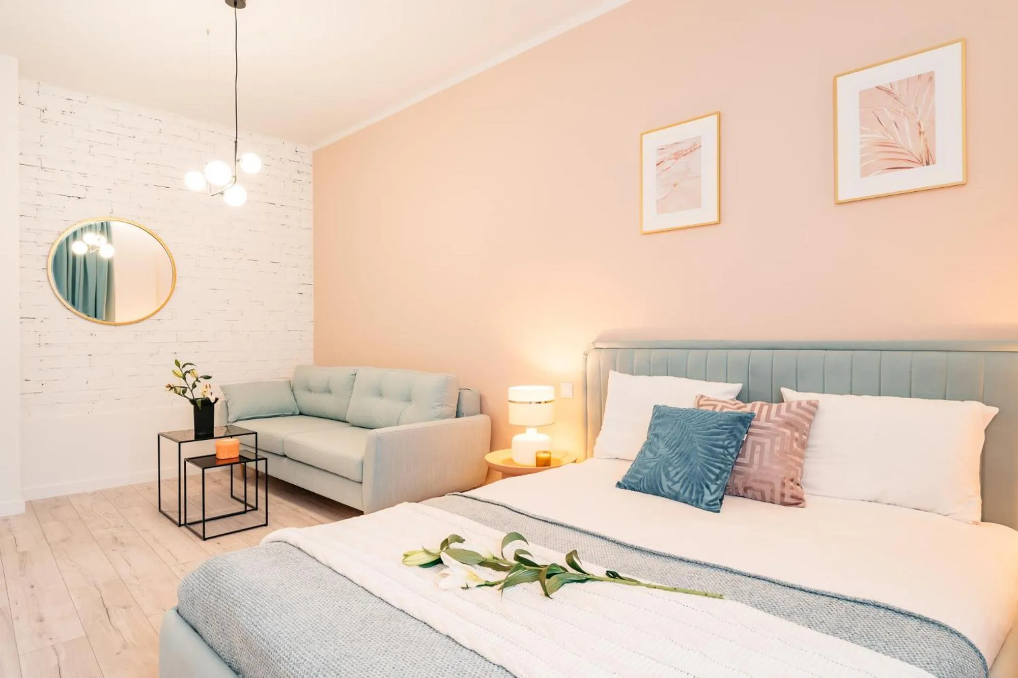 Bed in Crystal House II - LoftAffair Collection