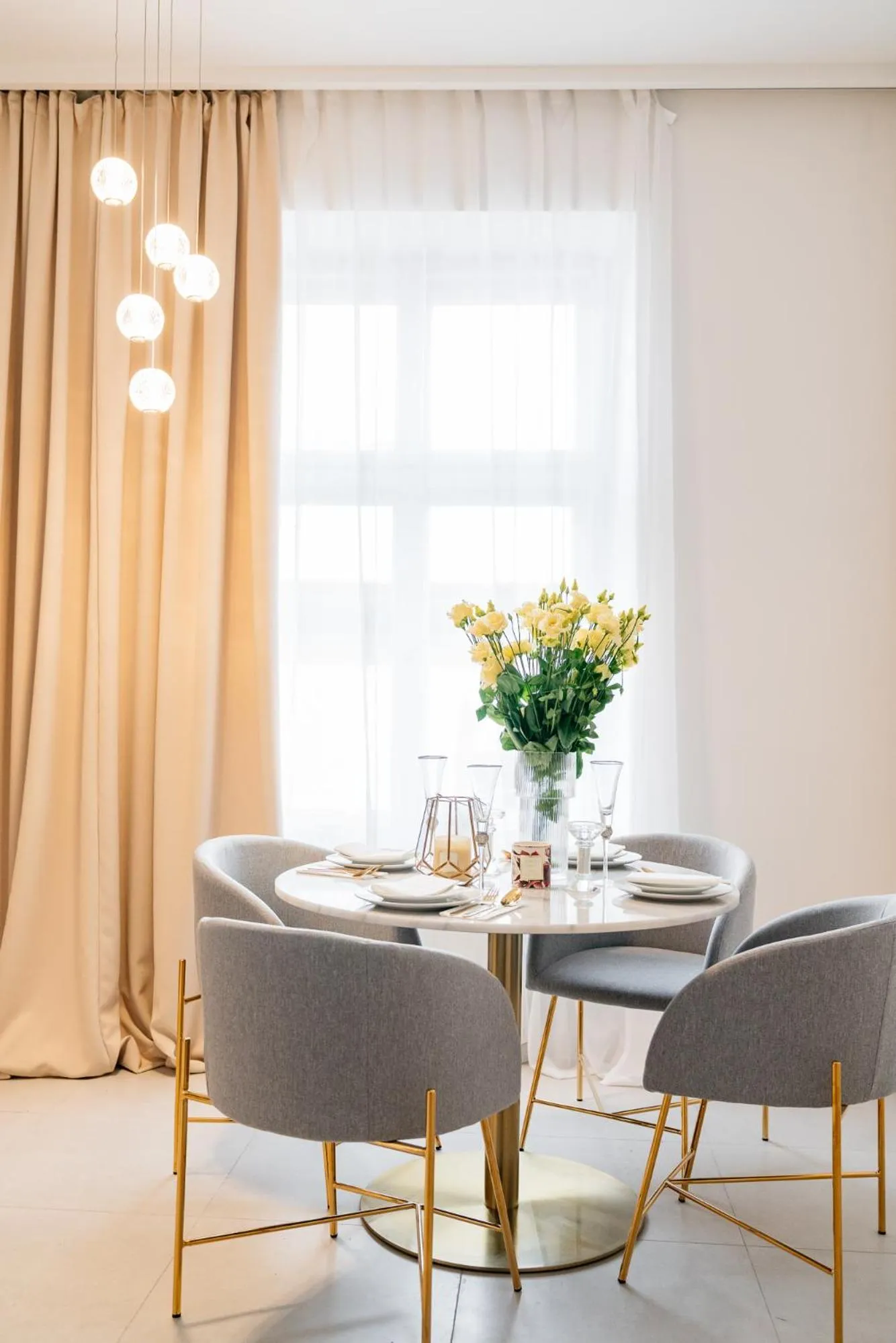 Seating area in Crystal House II - LoftAffair Collection