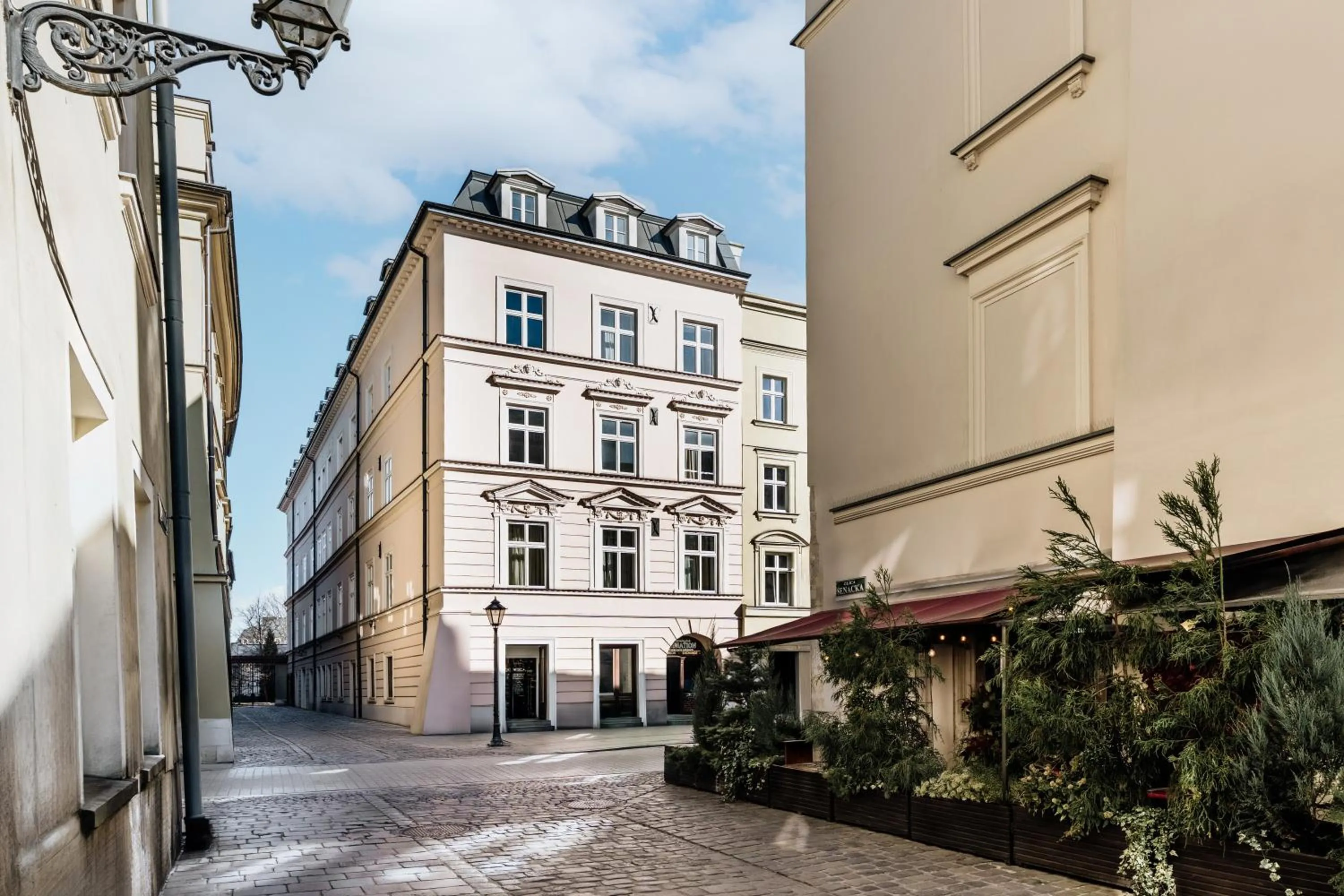 Property building in Crystal House II - LoftAffair Collection