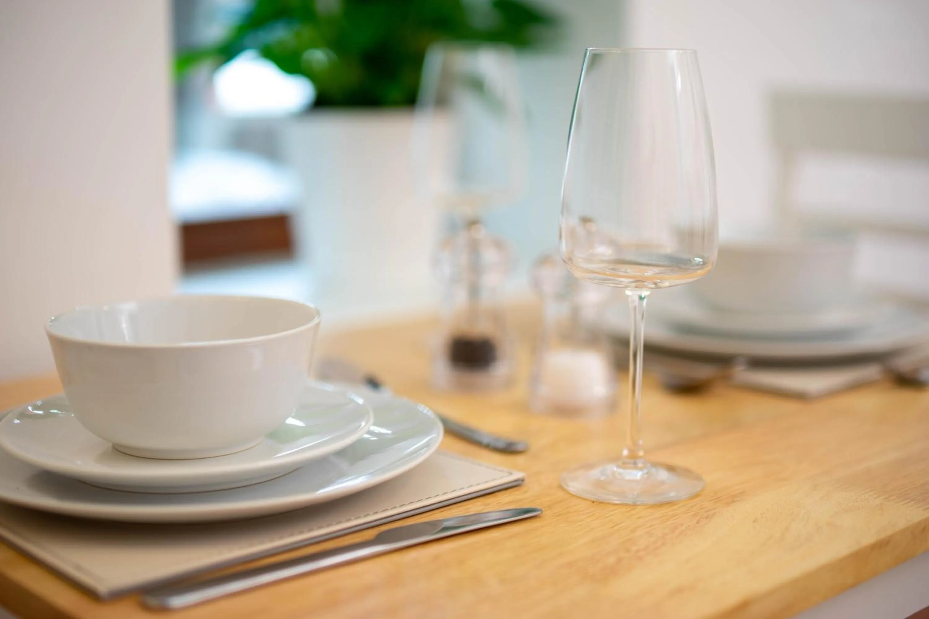 Dining area in Vibrant City Centre - KING Bed, Entire Apartment