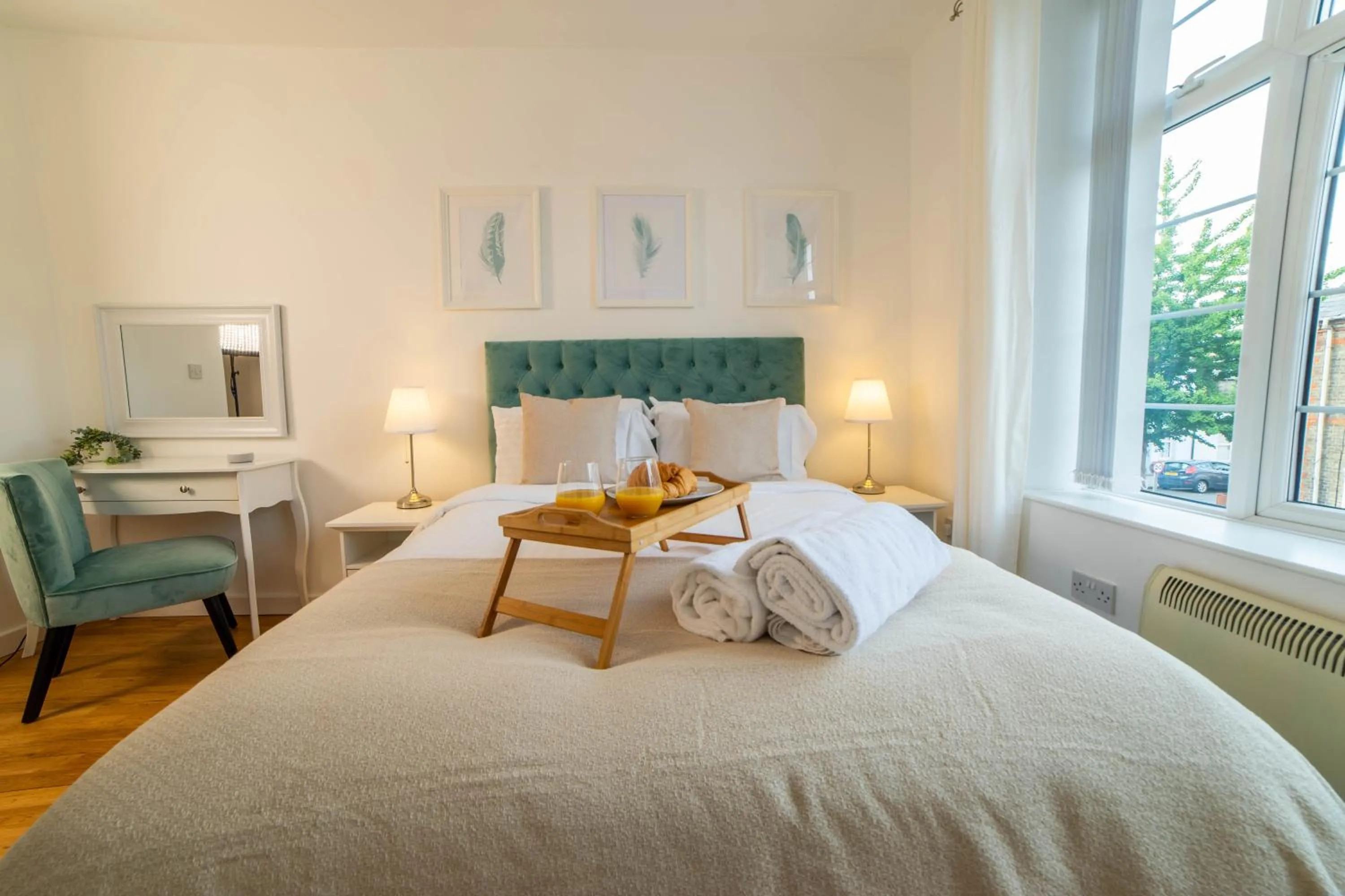 Bedroom, Bed in Vibrant City Centre - KING Bed, Entire Apartment