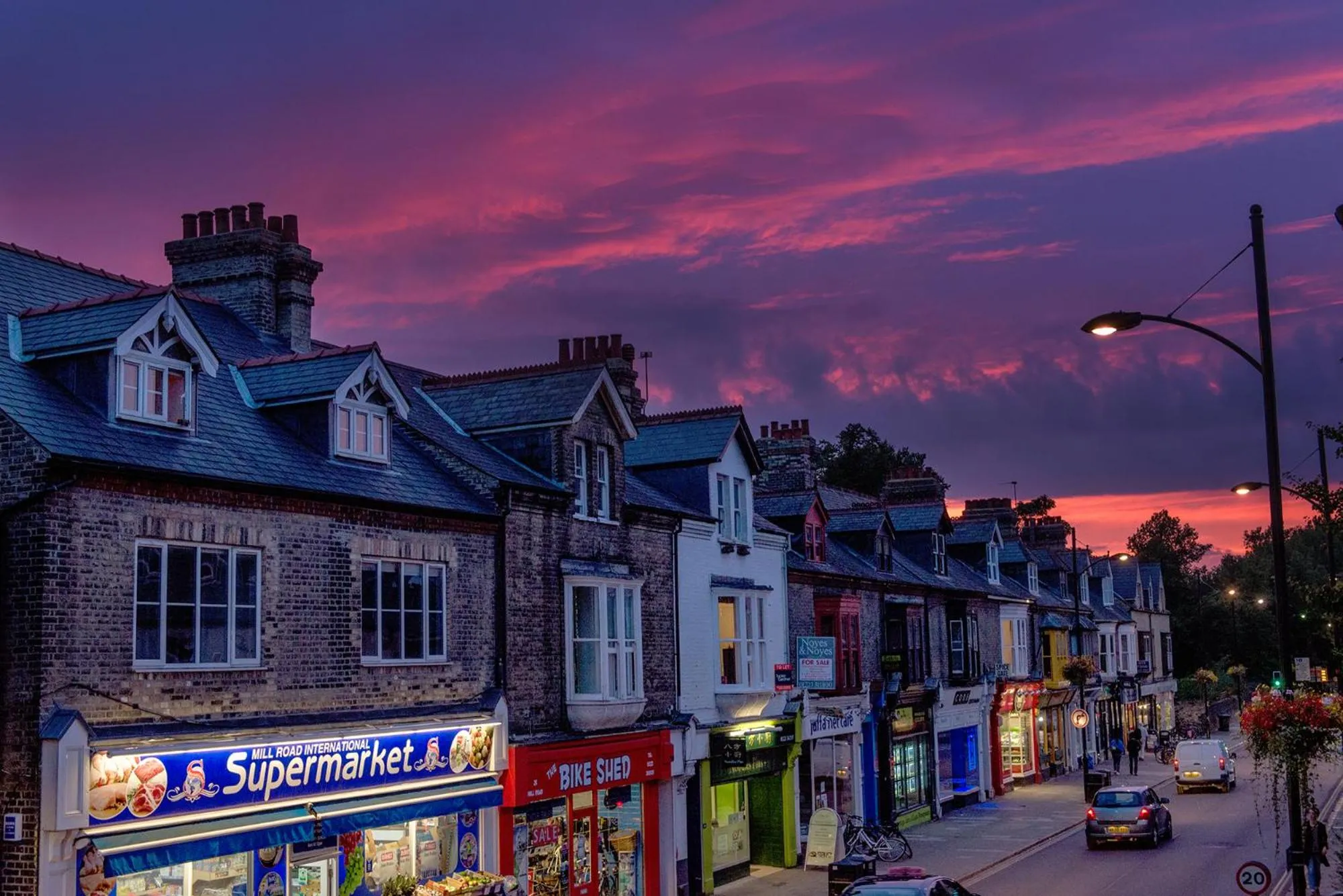 Property building in Vibrant City Centre - KING Bed, Entire Apartment