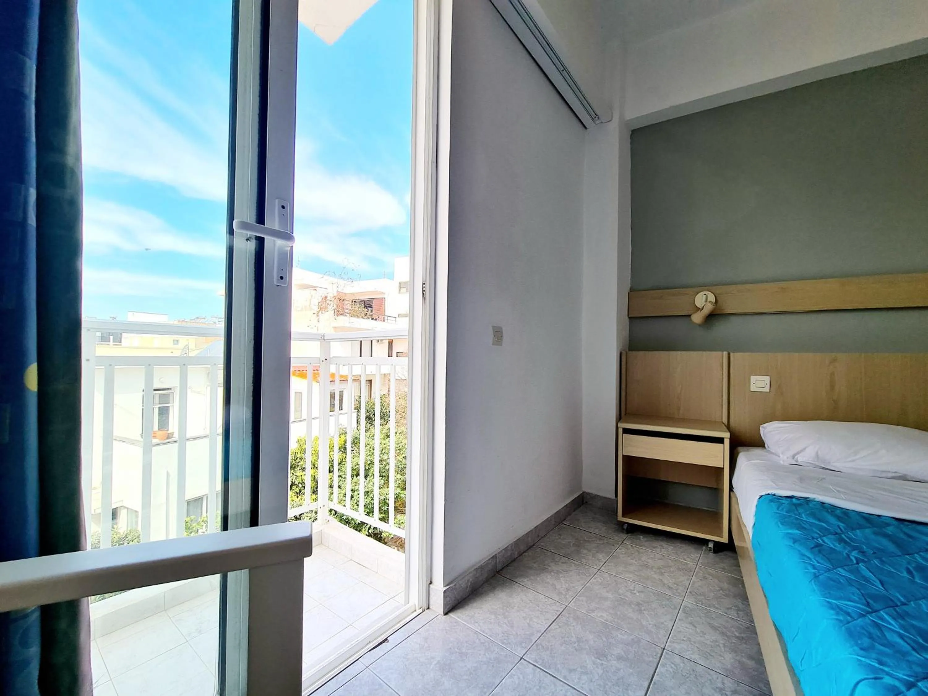 Bed in G92 City Hotel