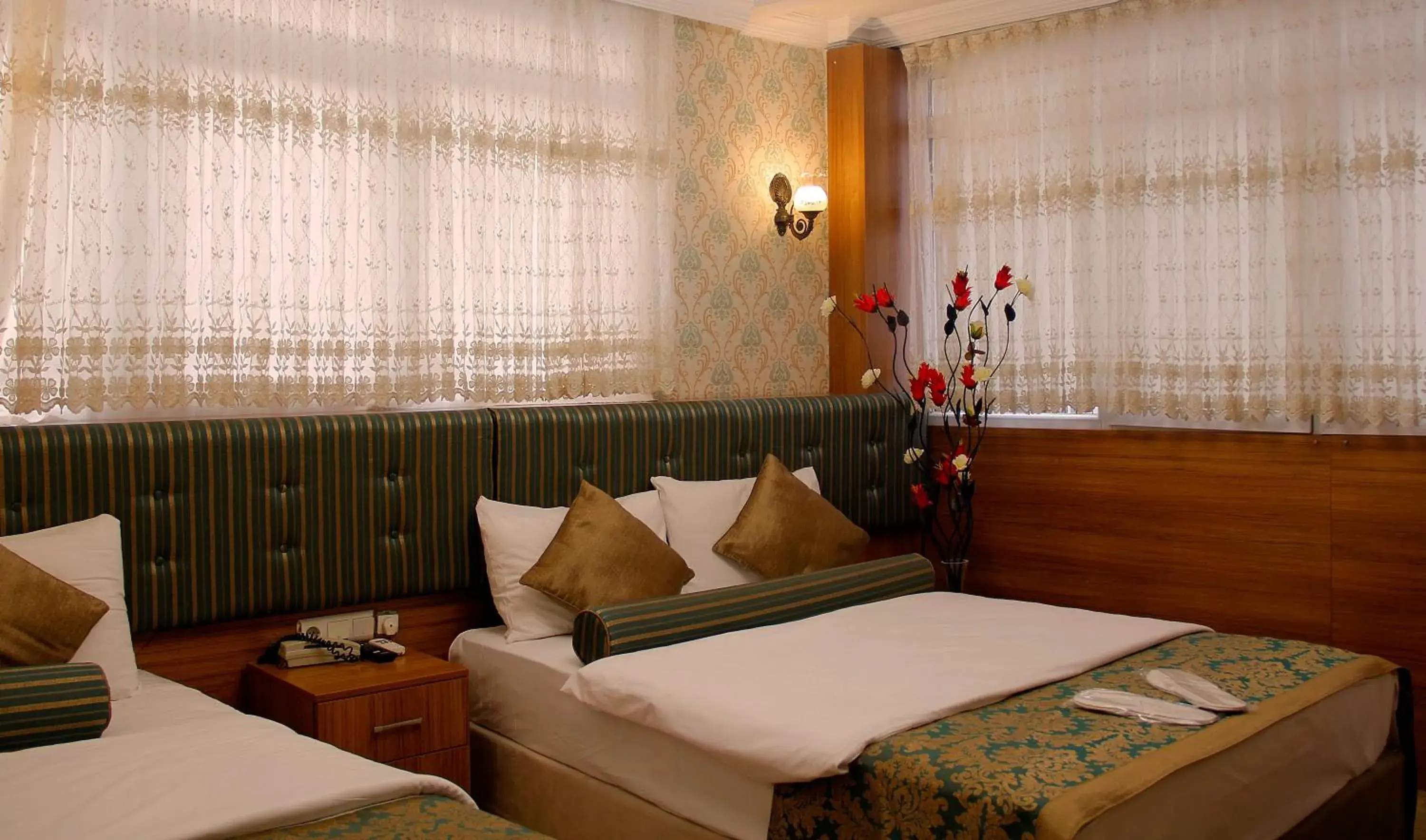 Standard Single Room in GROSS HOTEL Standard Single Room in GROSS HOTEL