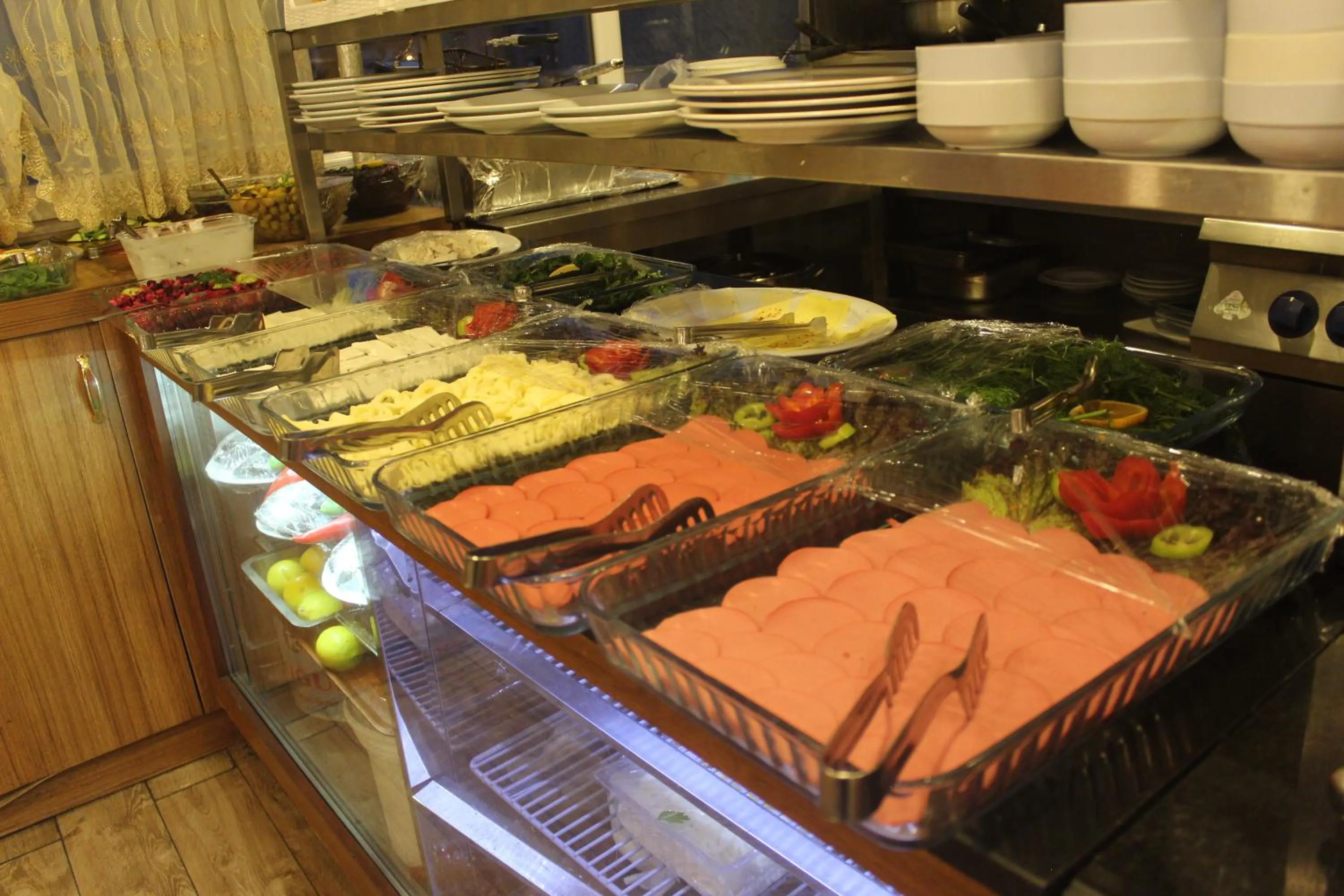 Food and drinks in GROSS HOTEL