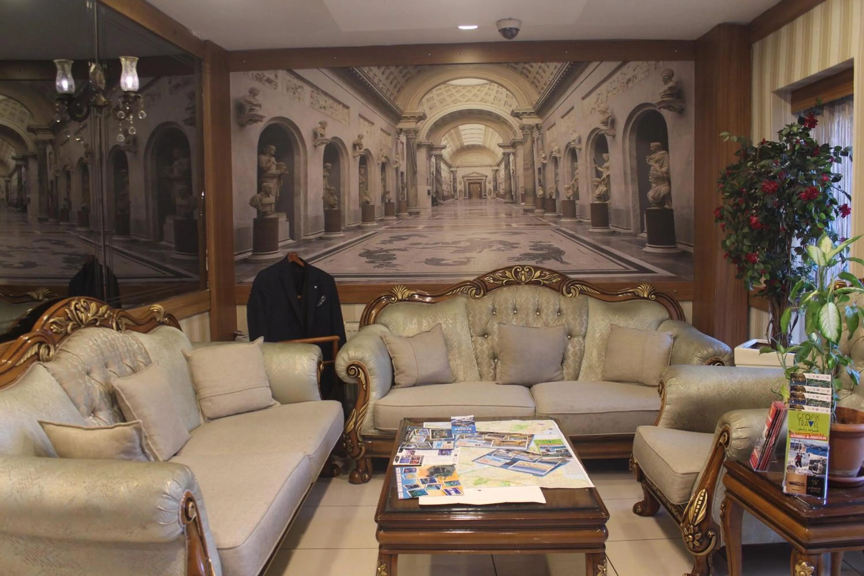 Living room in GROSS HOTEL