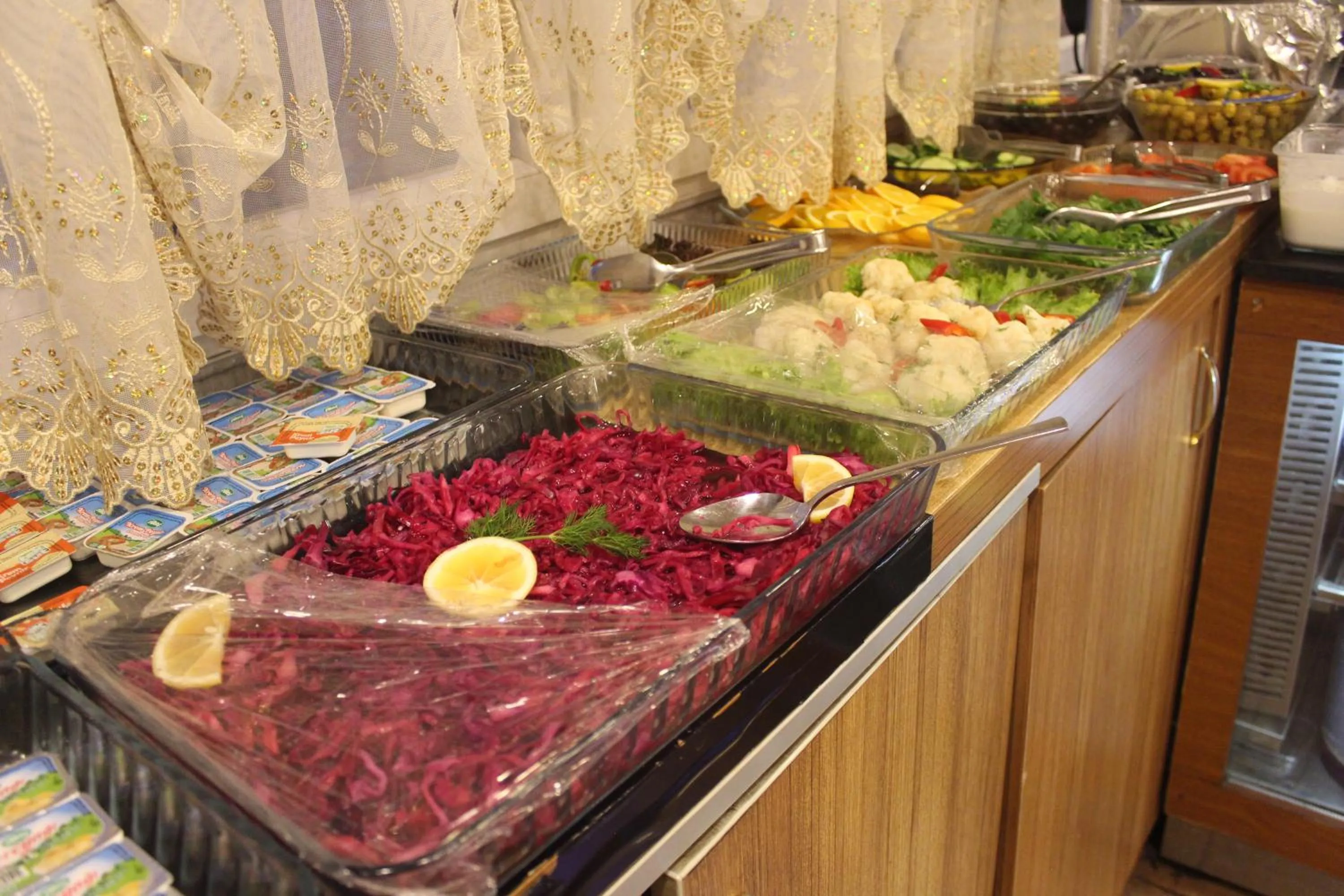 Food and drinks in GROSS HOTEL