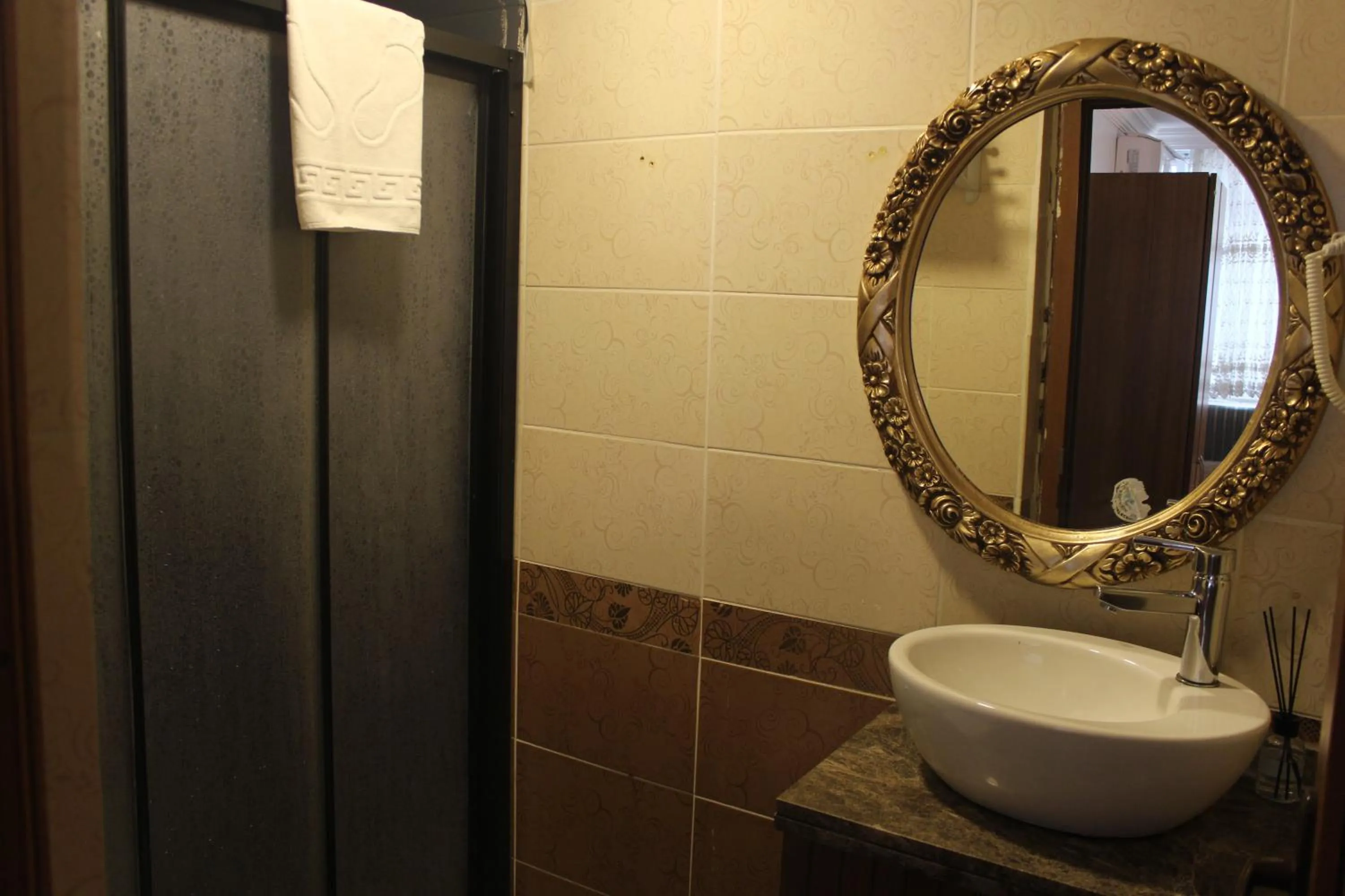 Toilet in GROSS HOTEL