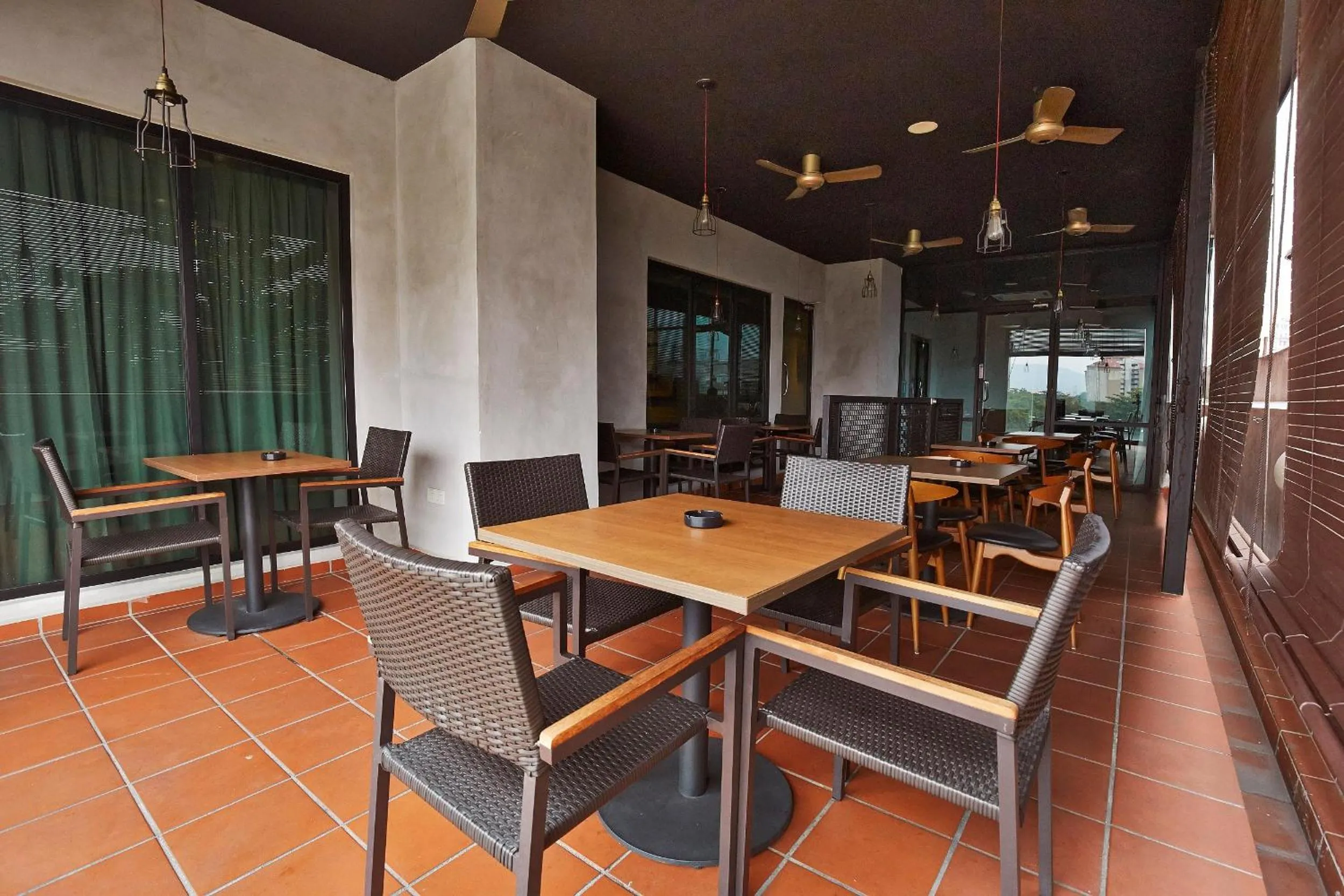 Restaurant/places to eat in Sakura Boutique Hotel