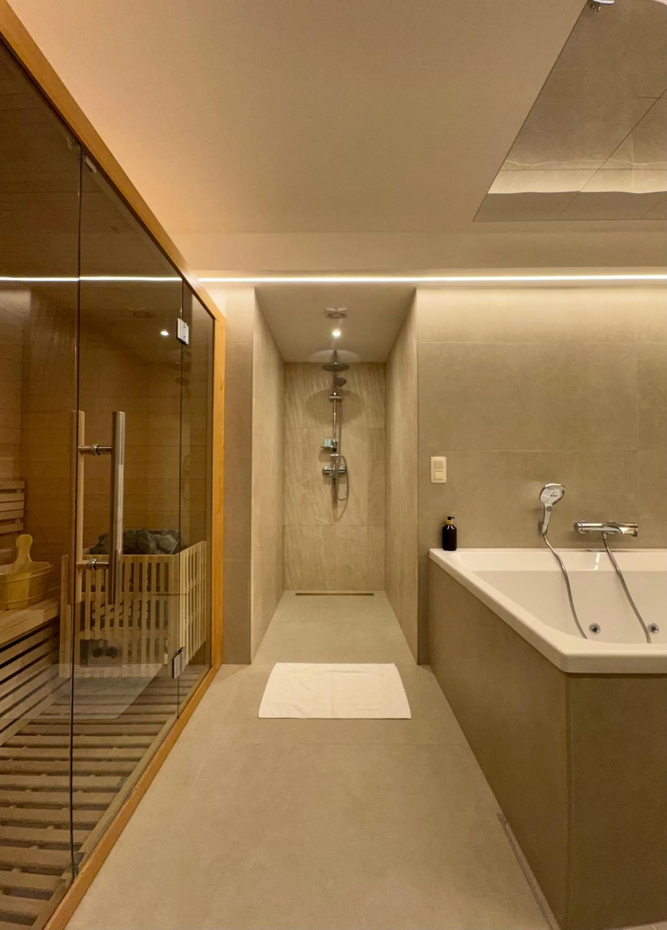 Hot Tub in Hotel de Maître de Vaughan