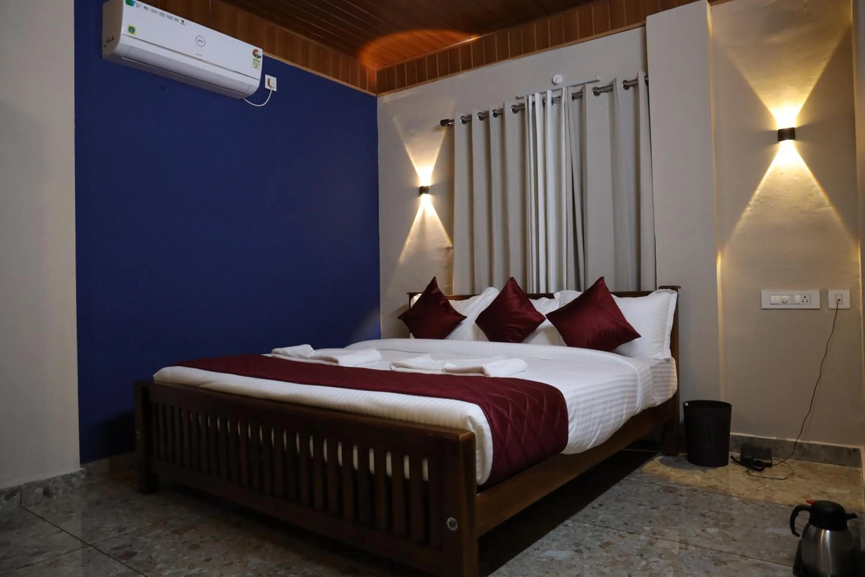 Bed in Dreams Paradise Airport Residency