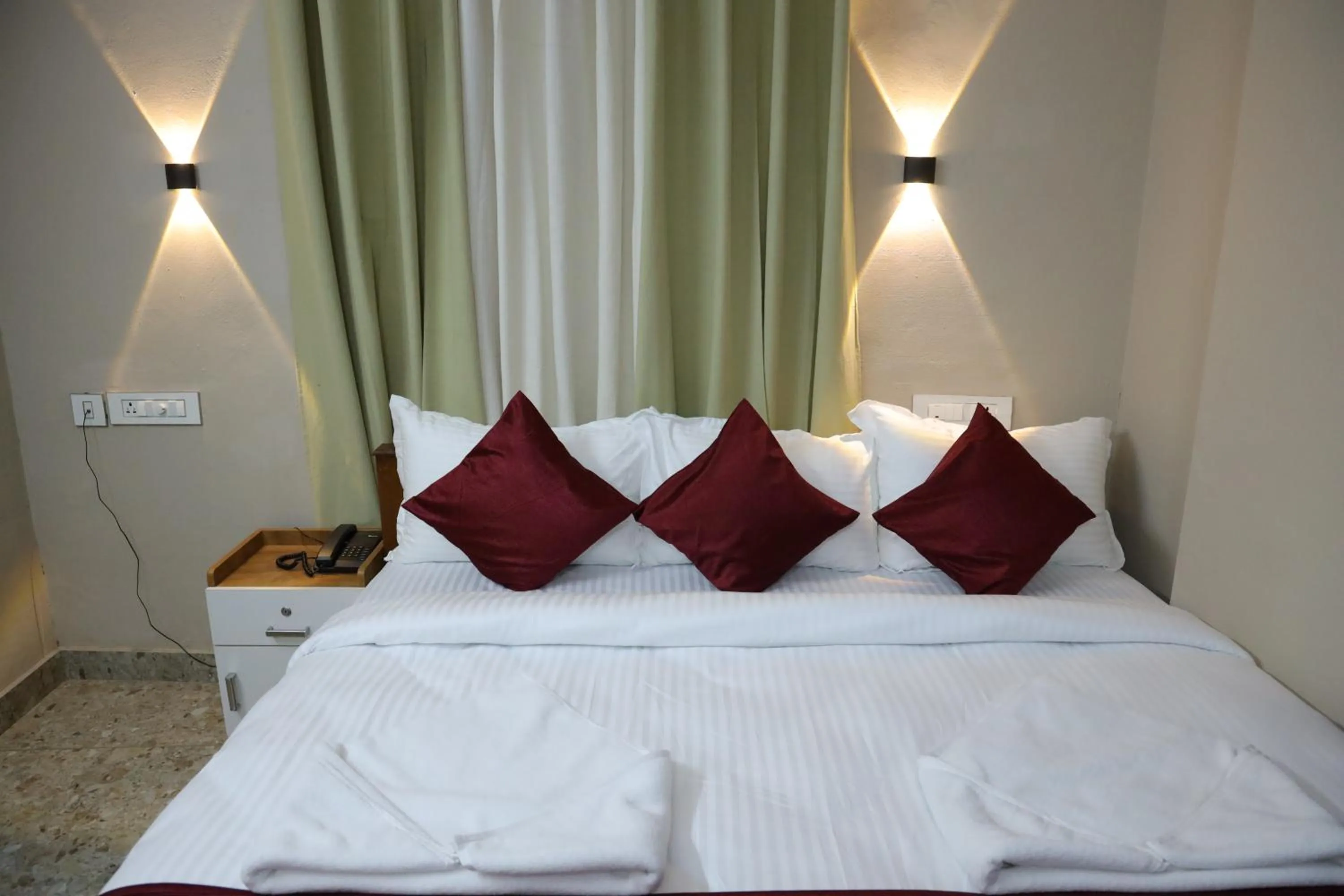 Bed in Dreams Paradise Airport Residency