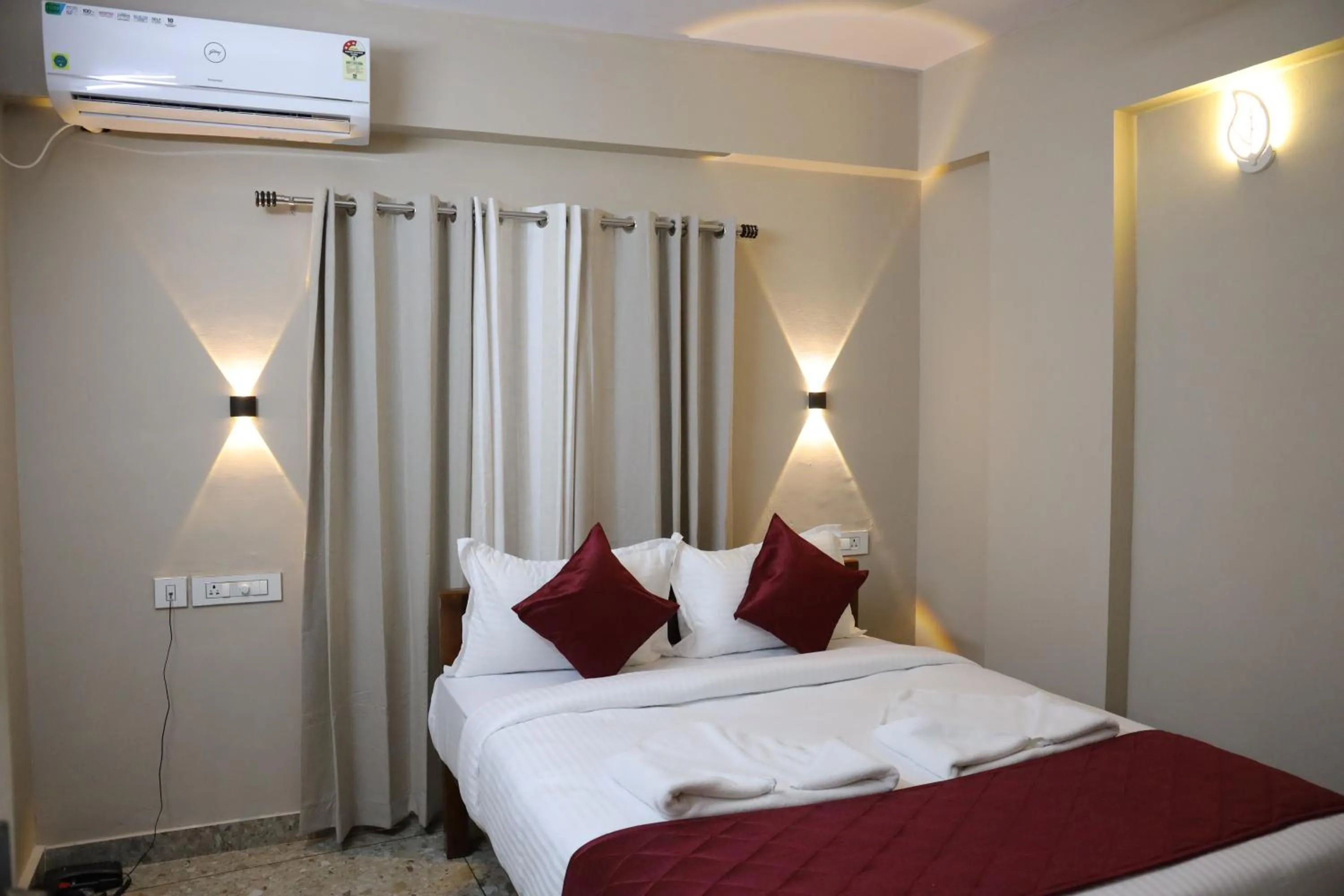 Bed in Dreams Paradise Airport Residency