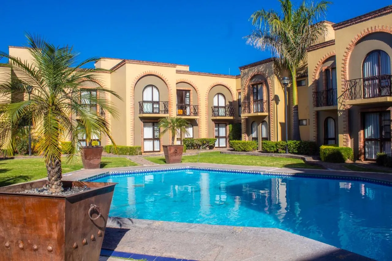 Swimming pool in Hotel Villa Capri