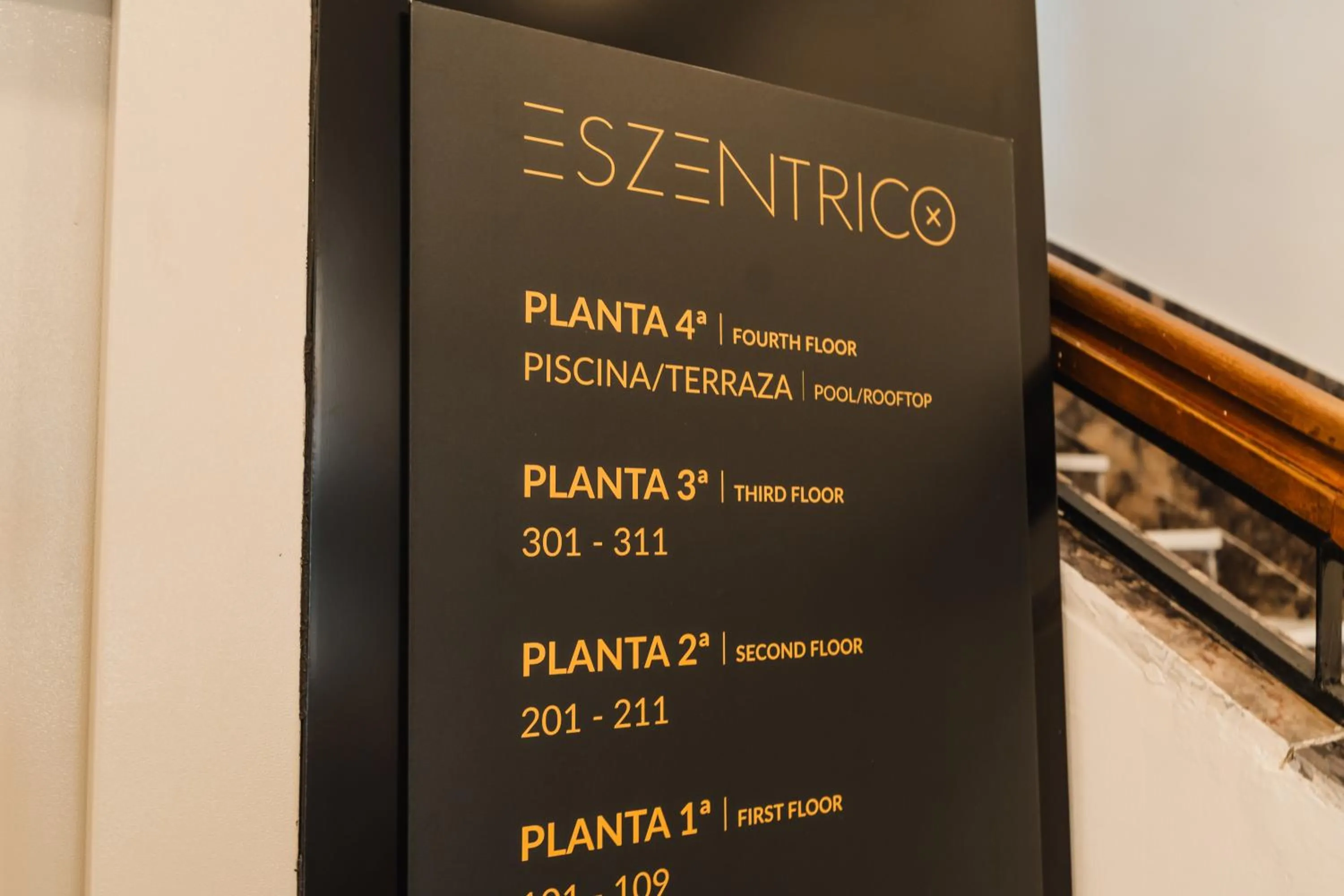 Property logo or sign in esZentrico Suites Jerez