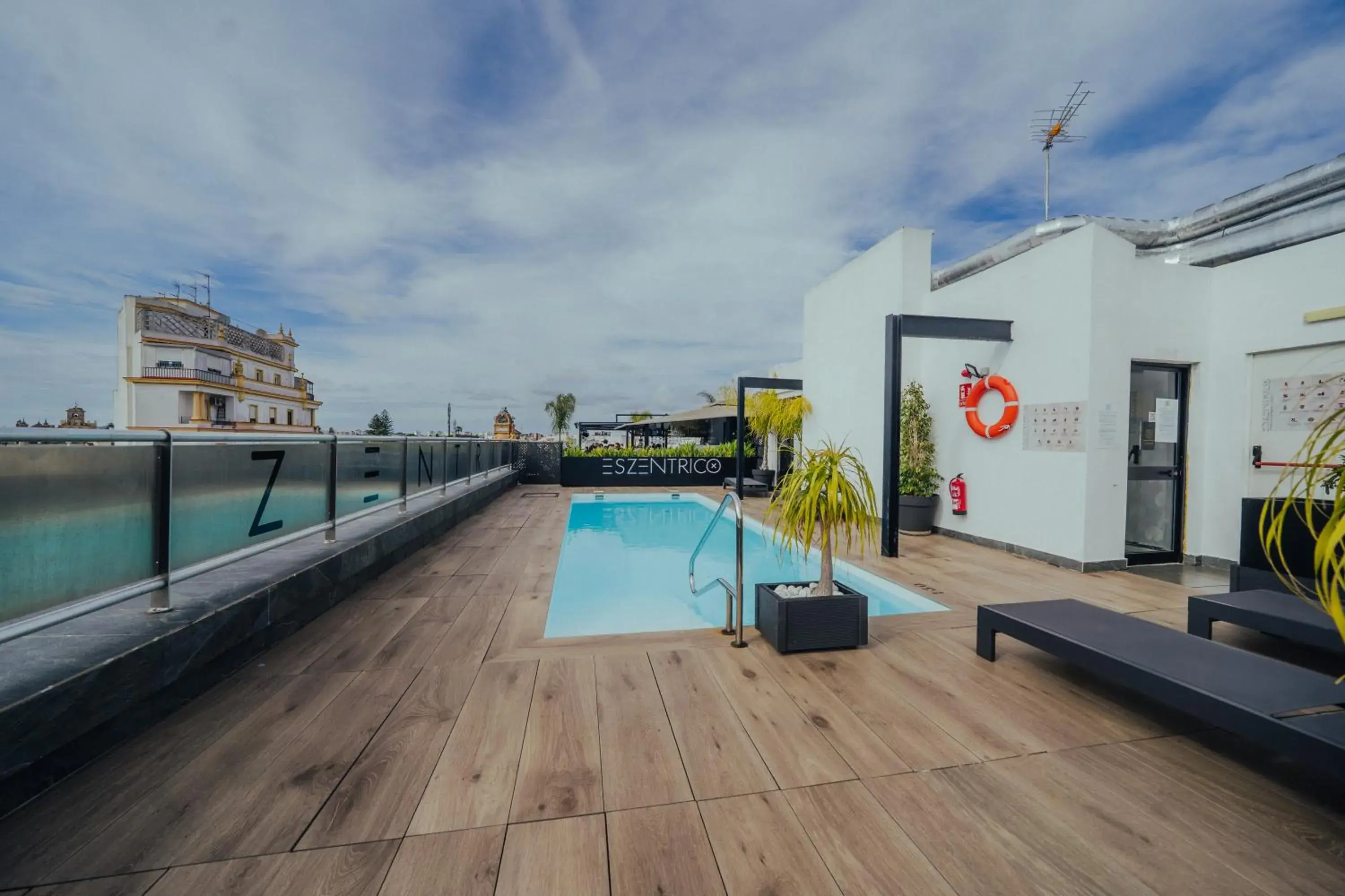 Pool view in esZentrico Suites Jerez Pool view in esZentrico Suites Jerez