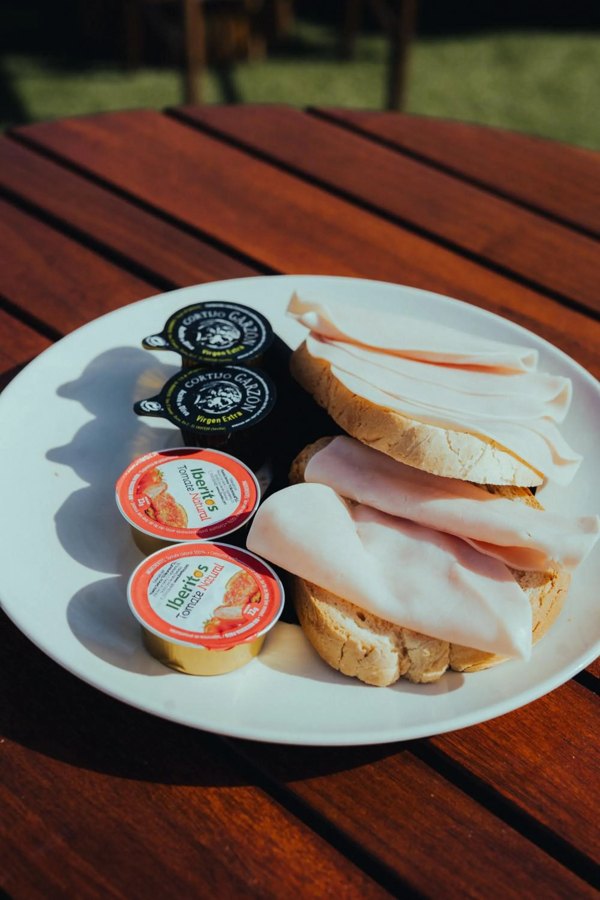 Breakfast in esZentrico Suites Jerez